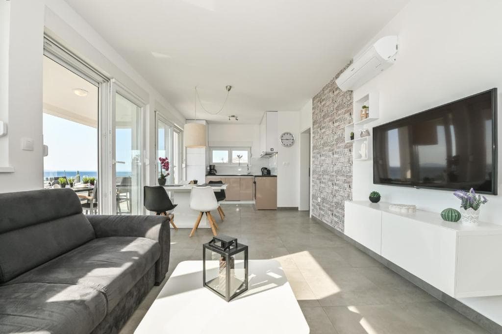 Funtastic C 6 Apartment mit privatem Pool Ansicht 2