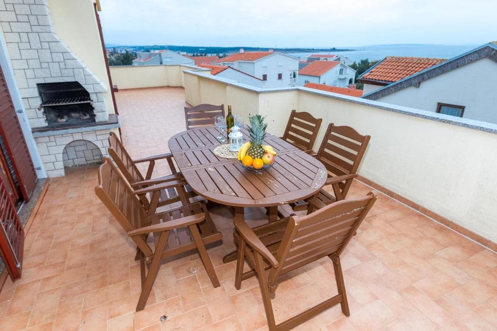 Maru 8 Apartment in Novalja