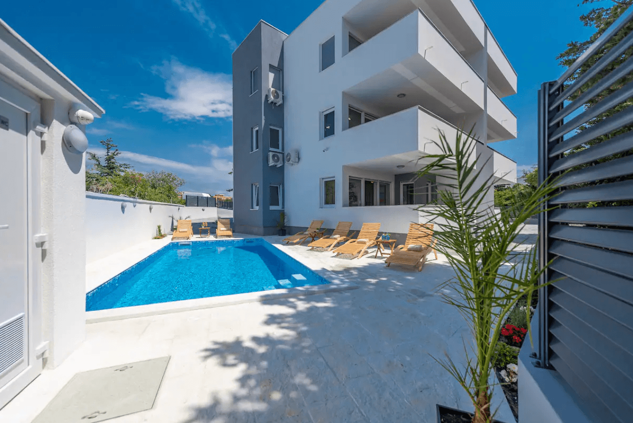 Mel-Mari Studio mit Pool in Novalja Ansicht 2