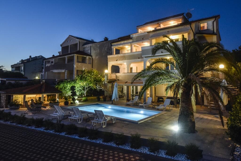 Tolo 8 Apartment in Novalja