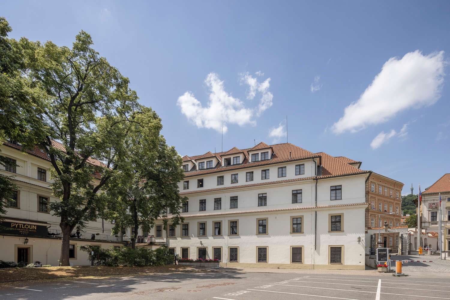 Pytloun Old Armoury Hotel Prague