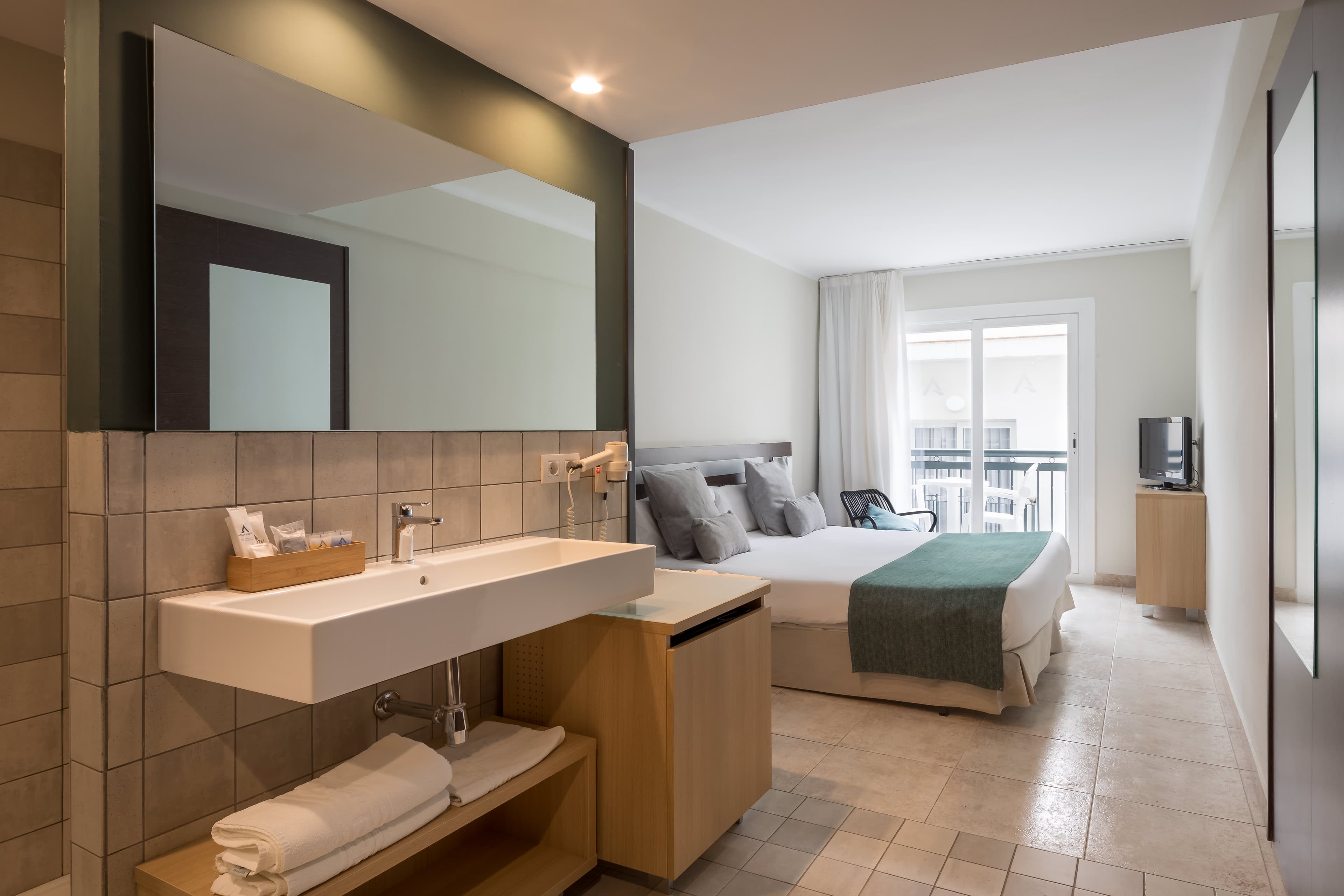AQUA Hotel Bertran Park Ansicht 4