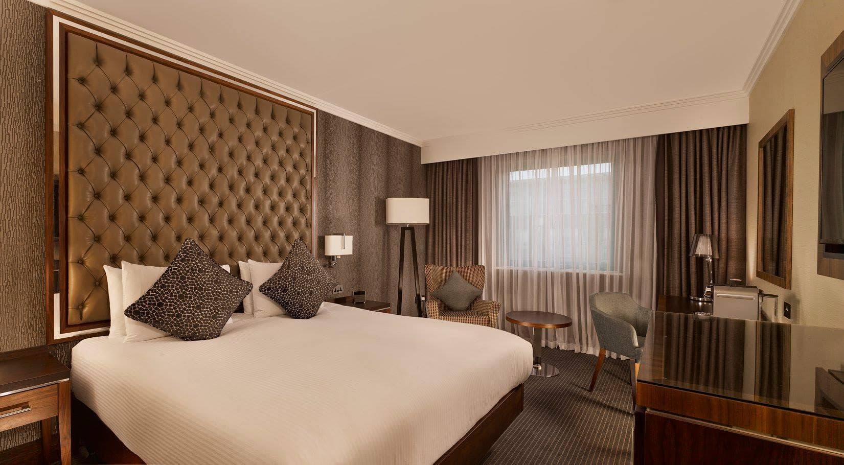 DoubleTree by Hilton Hotel Woking Ansicht 2