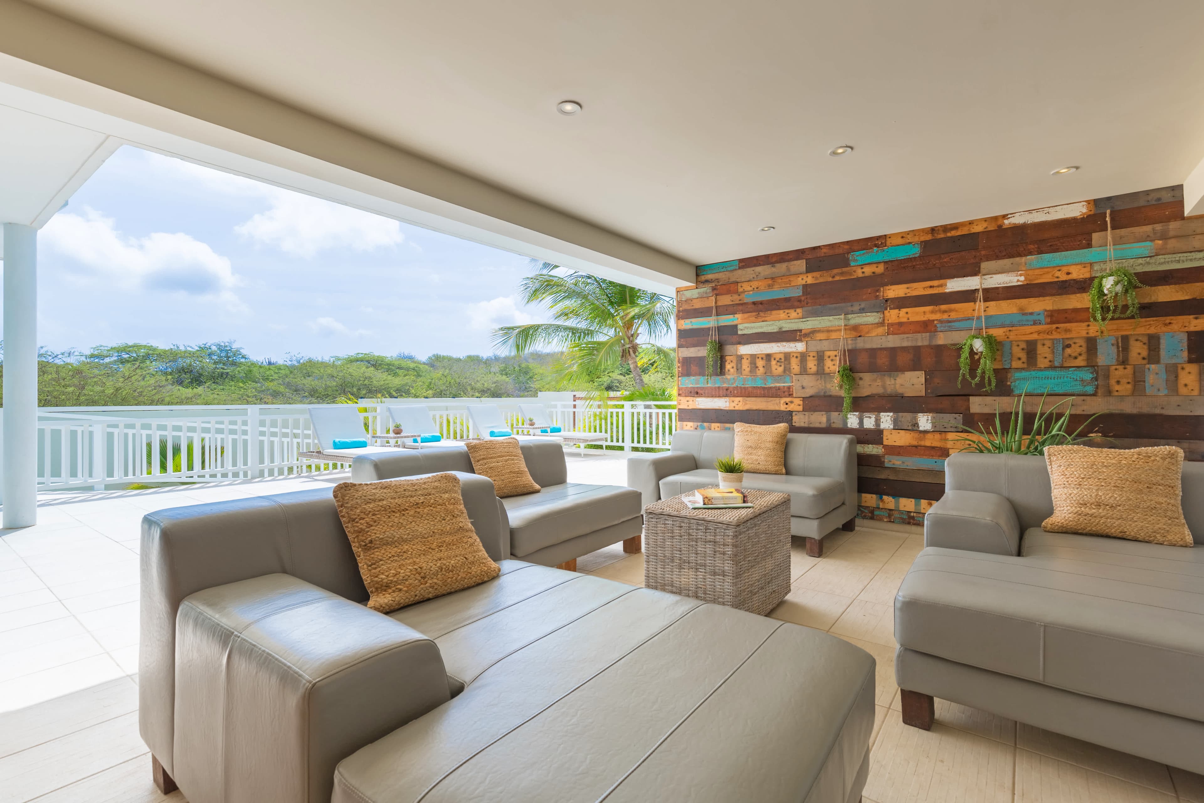 Dolphin Suites Hotel Ansicht 2