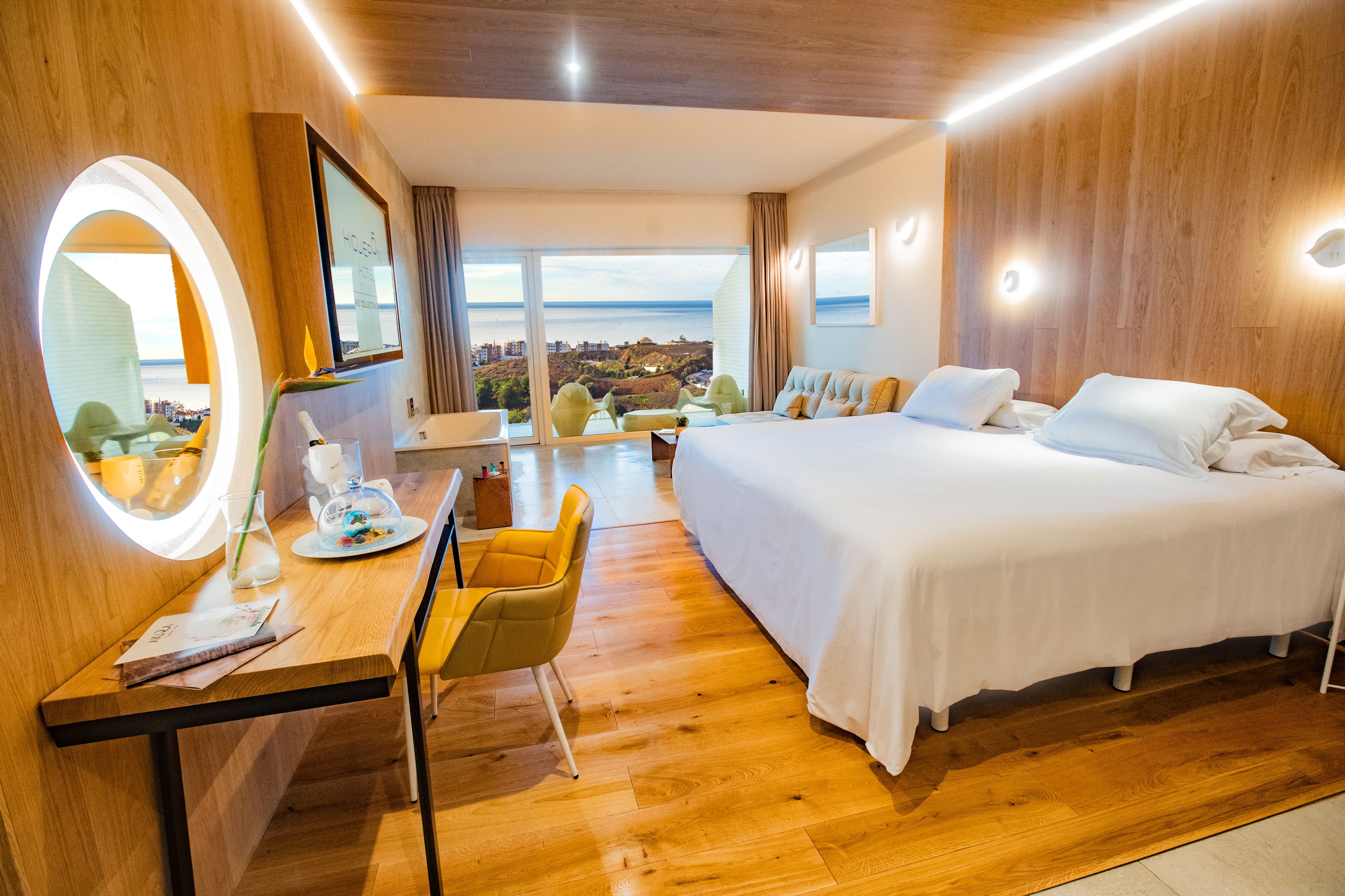Higueron Hotel Málaga Curio Collection by Hilton Ansicht 4