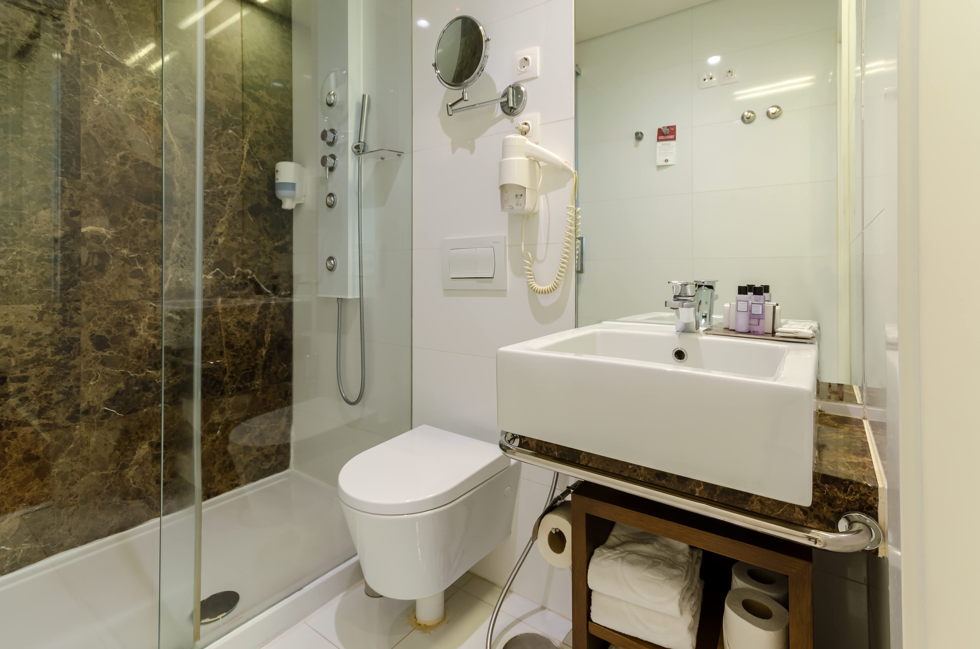 The 7 Hotel Ansicht 6