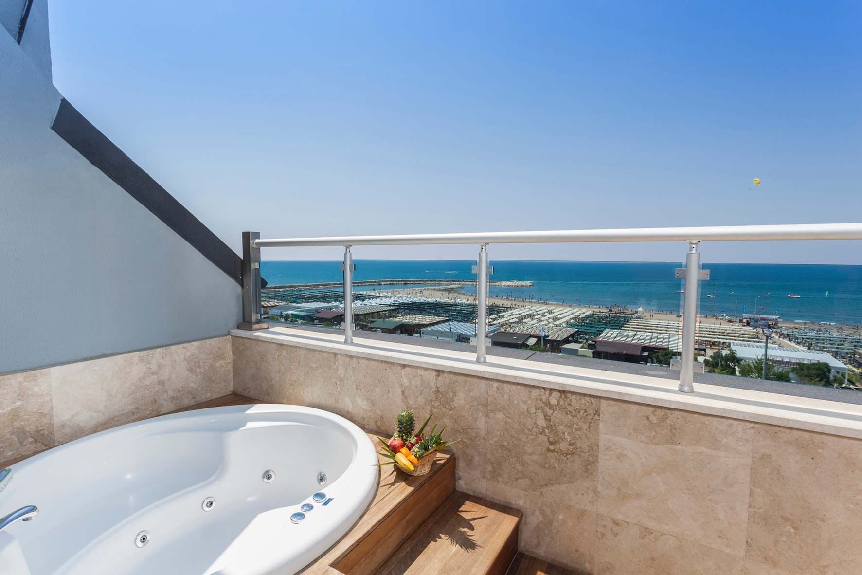 Commodore Elite Suites & Spa - Adults only Ansicht 6