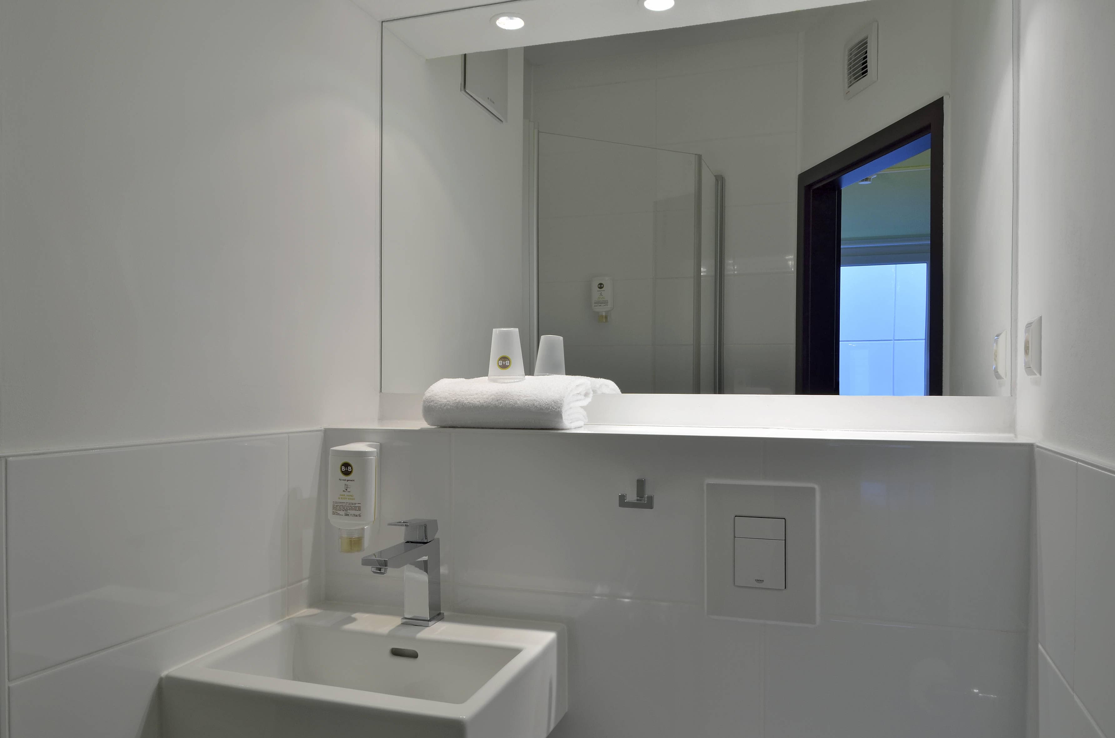 B&B Hotel Köln-Airport Ansicht 5