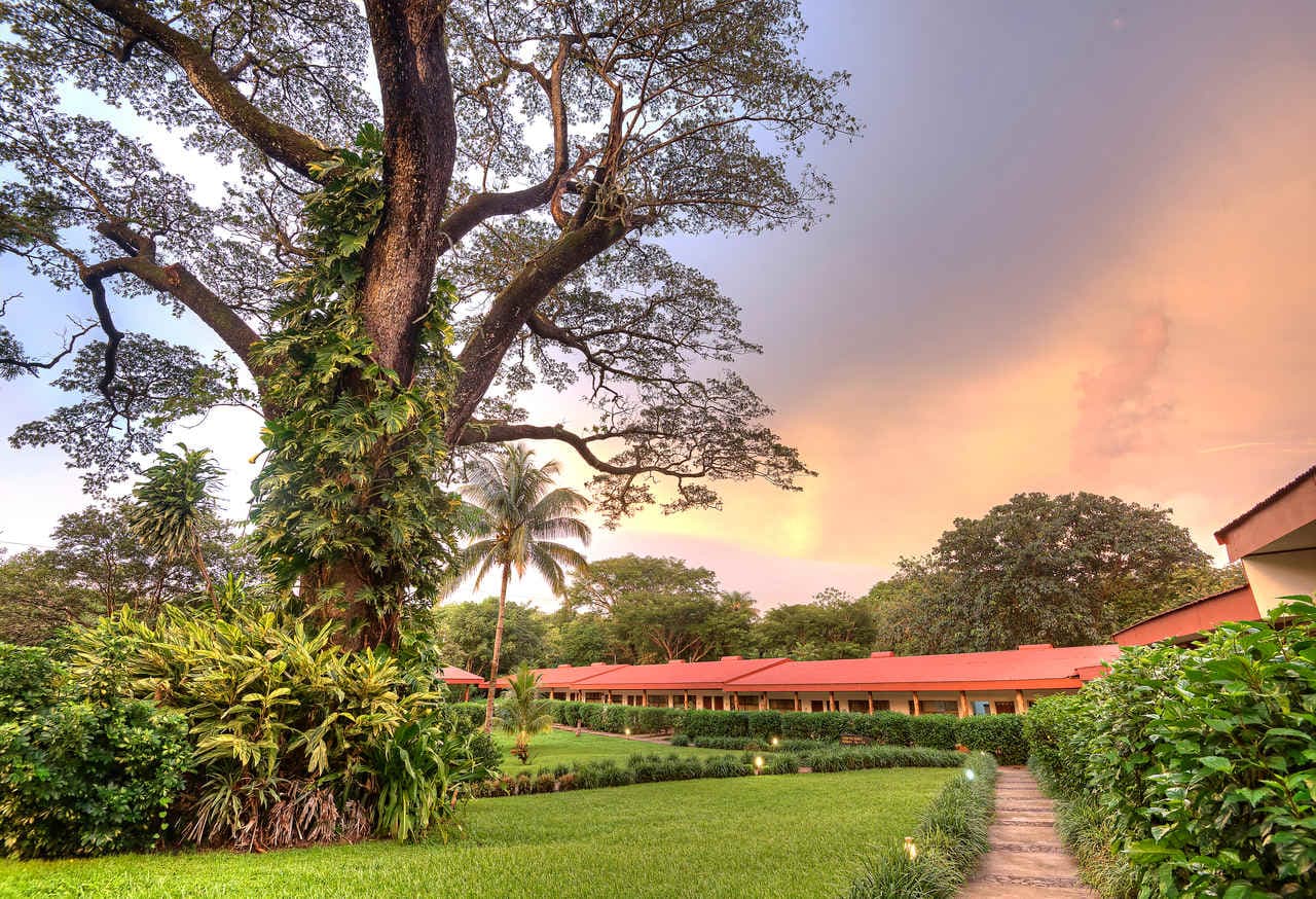 Hotel Hacienda Guachipelin Ansicht 2