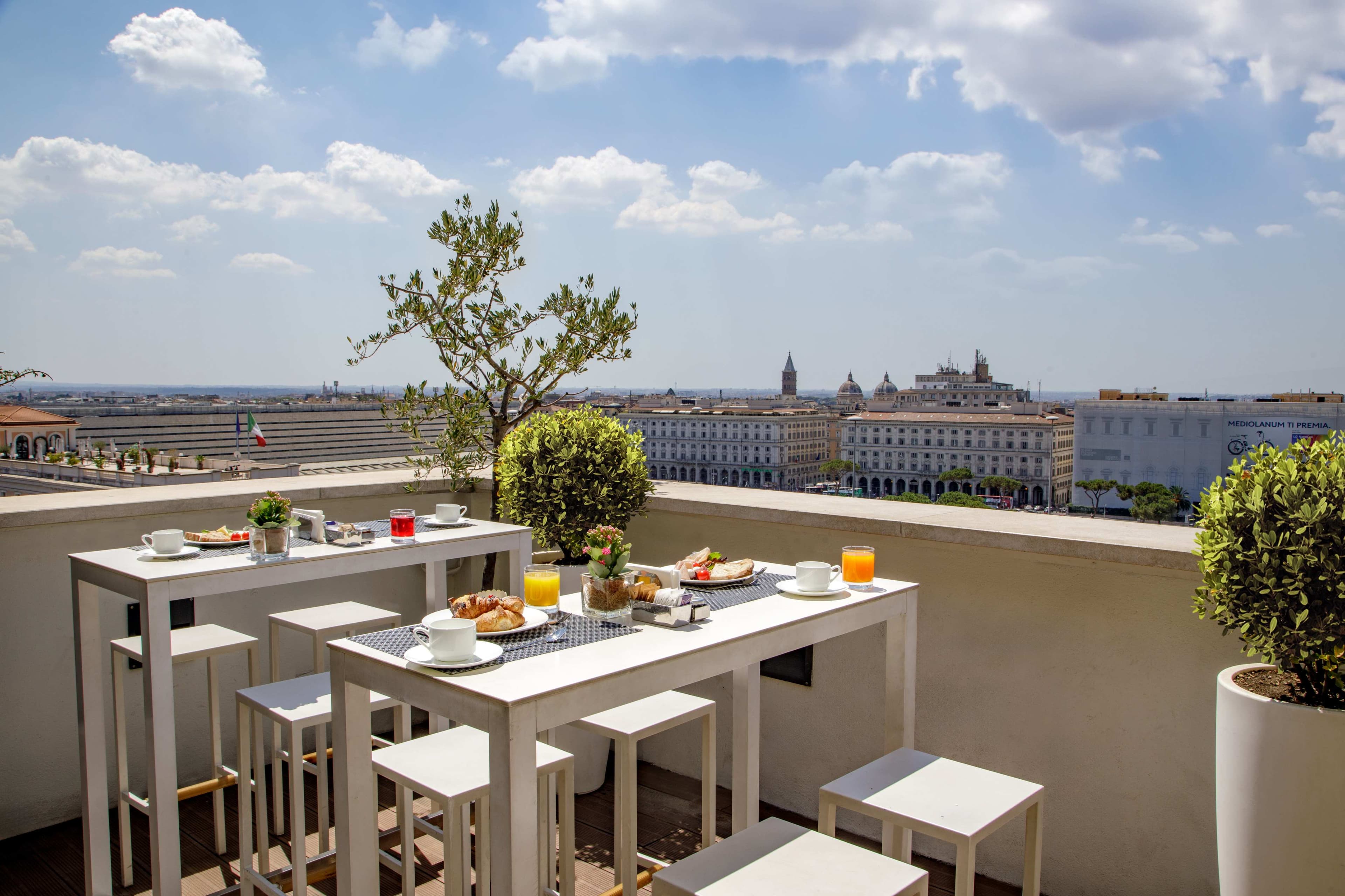 The Independent Hotel Ansicht 7
