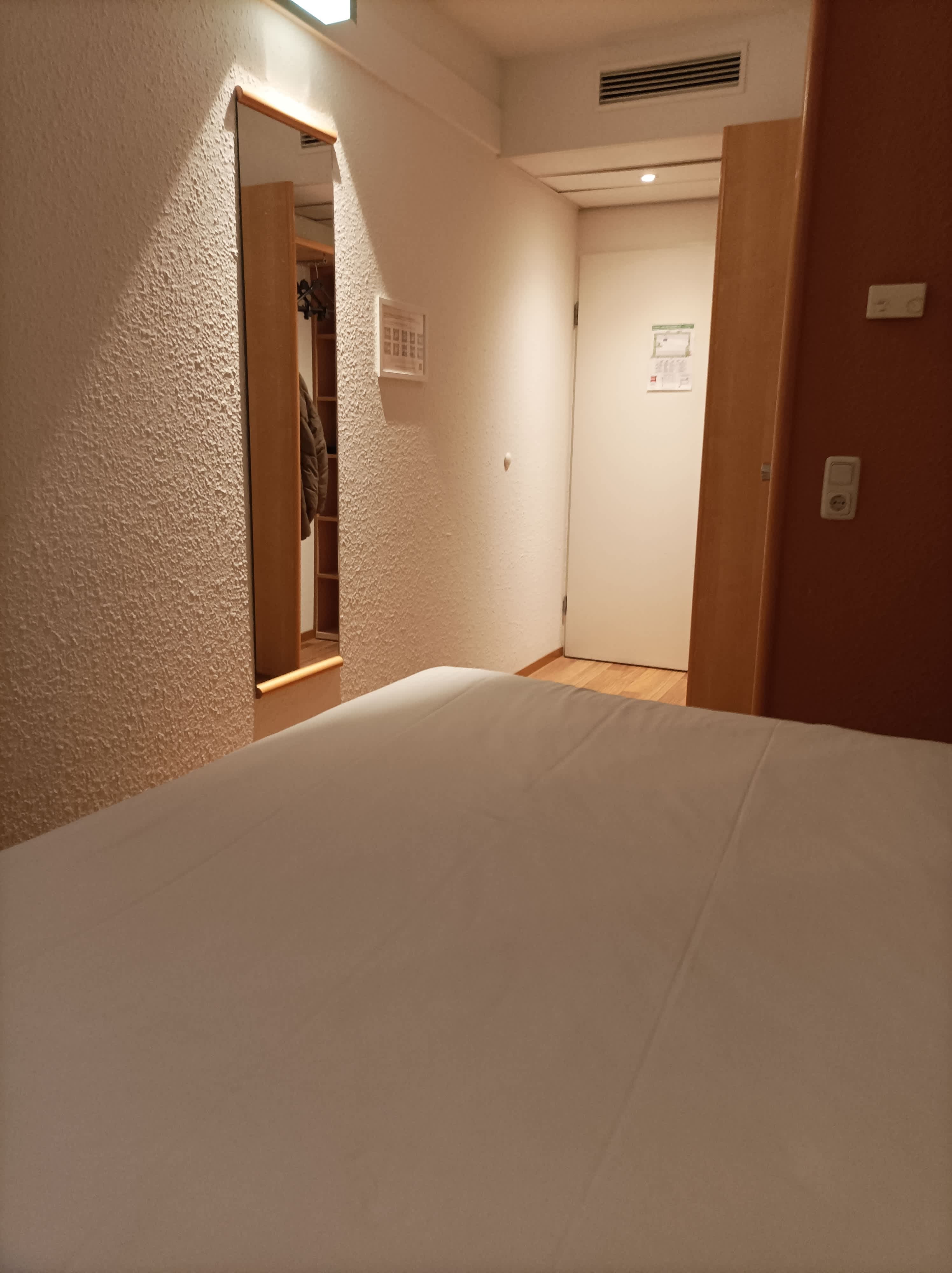 Hotel Ibis Düsseldorf Hauptbahnhof Ansicht 4