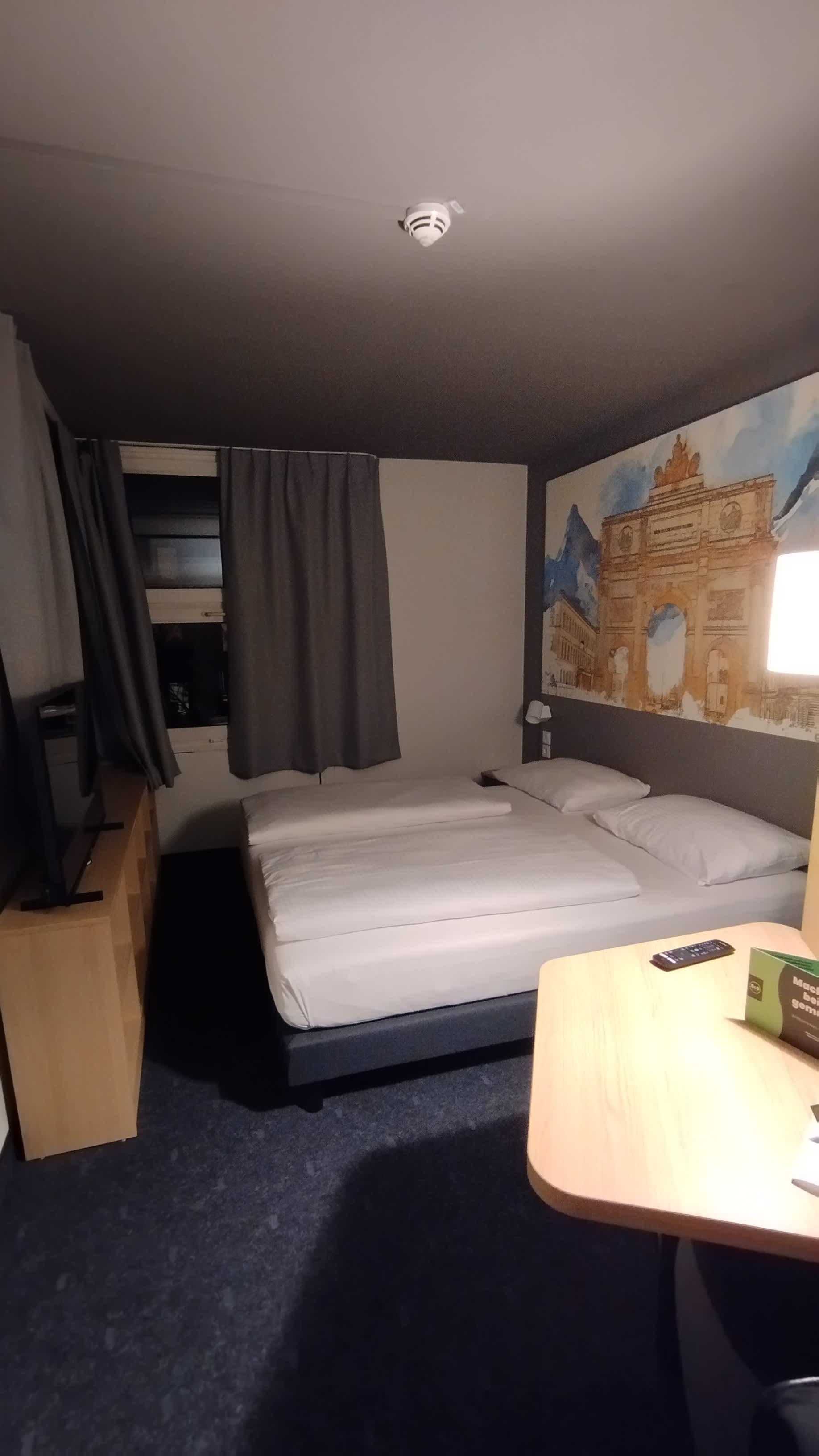 B&B HOTEL München-Schwabing Ansicht 5
