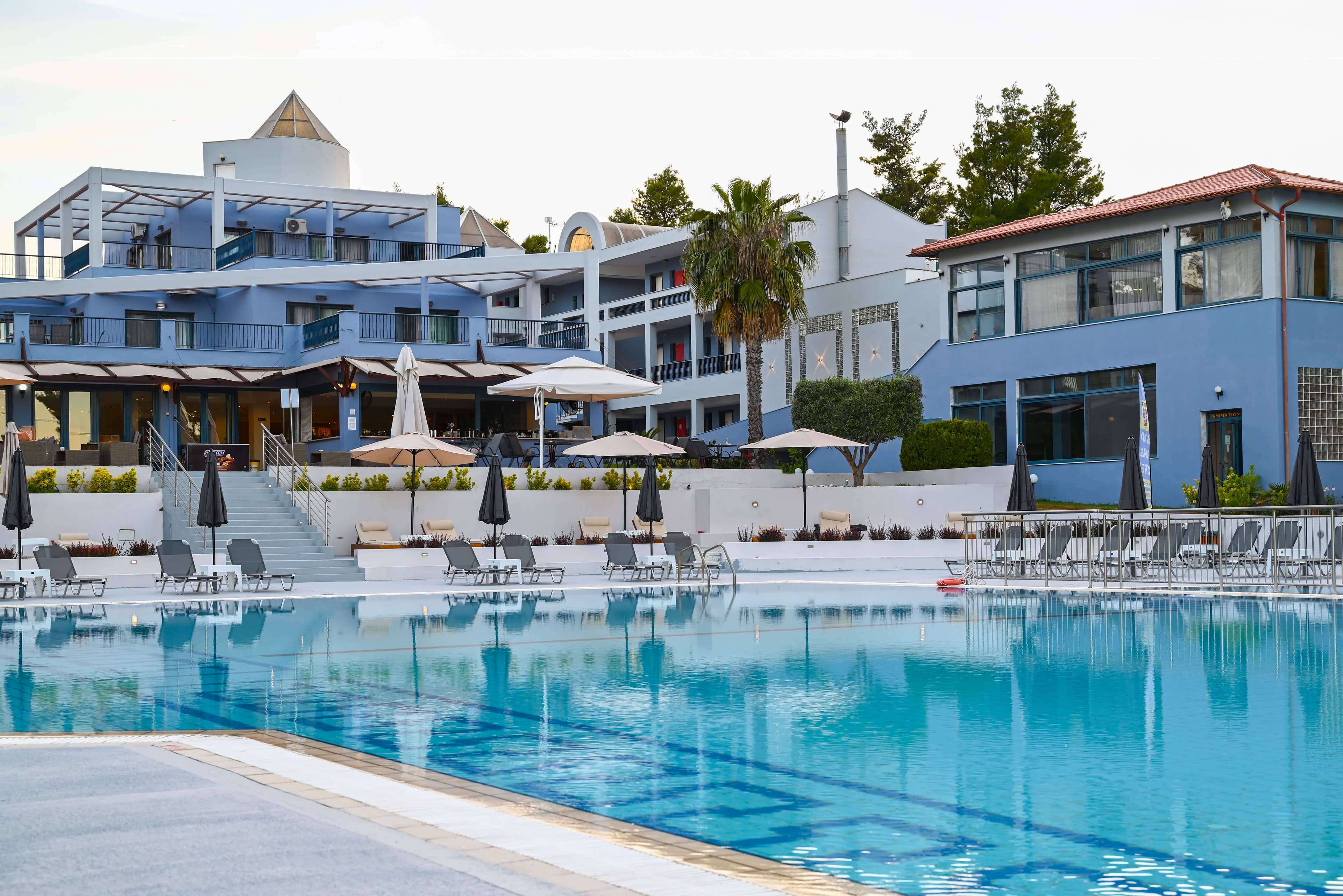 Atrium Hotel