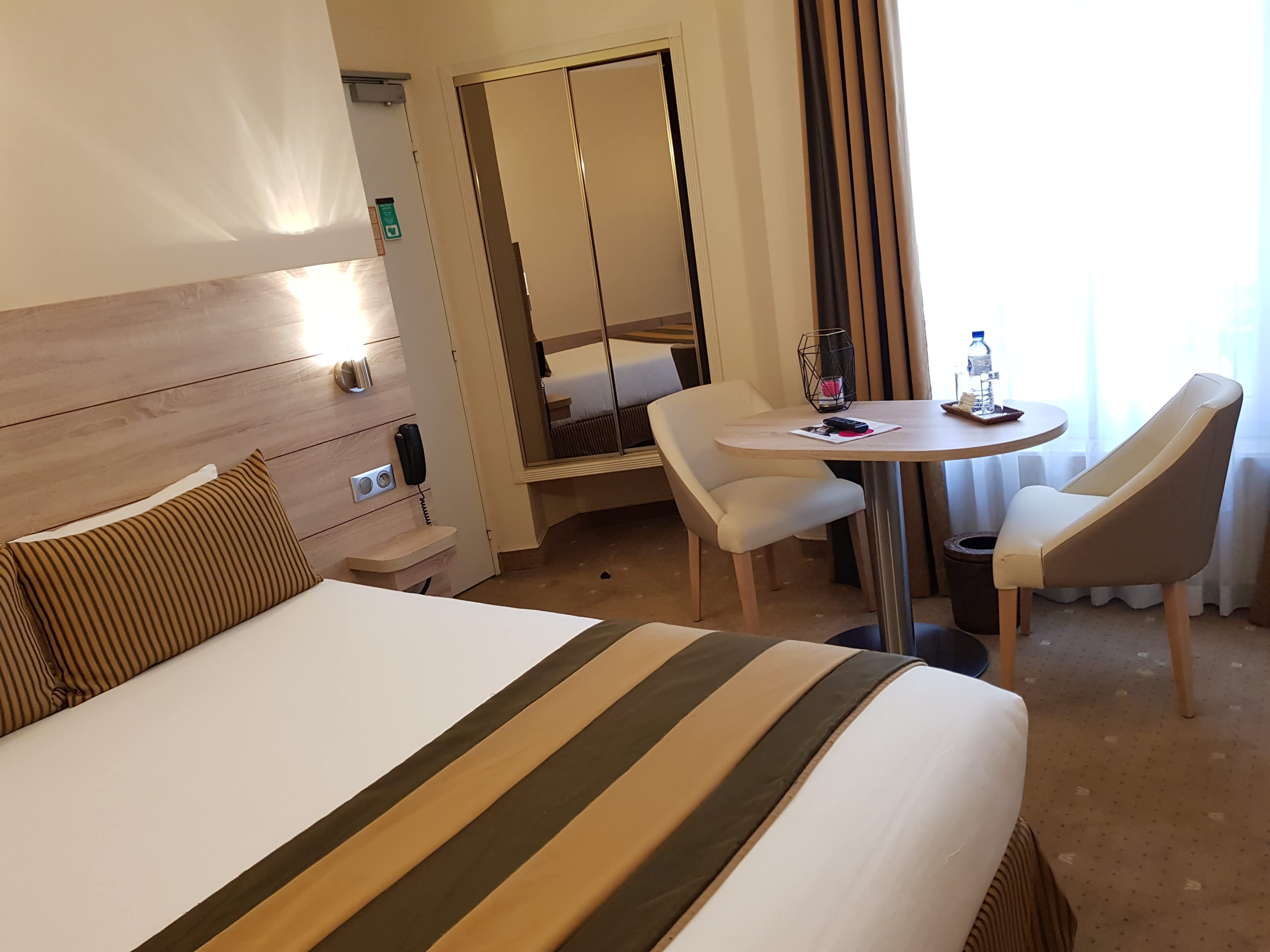 Hotel Champerret Elysees Ansicht 5