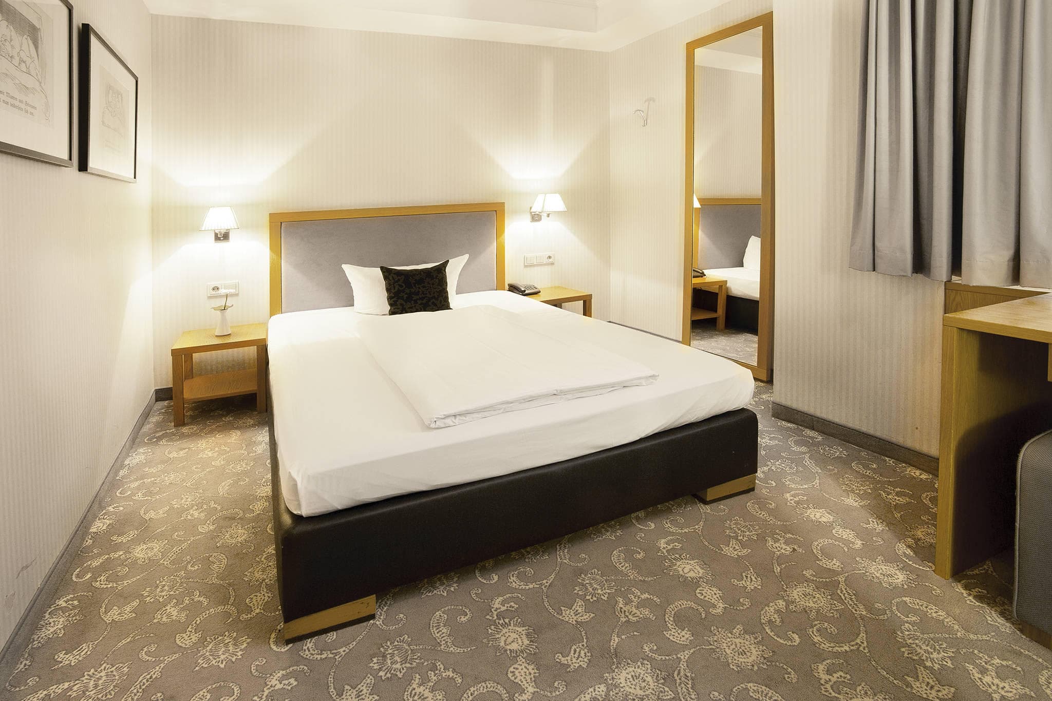 TOWNHOUSE Hotel Ansicht 4