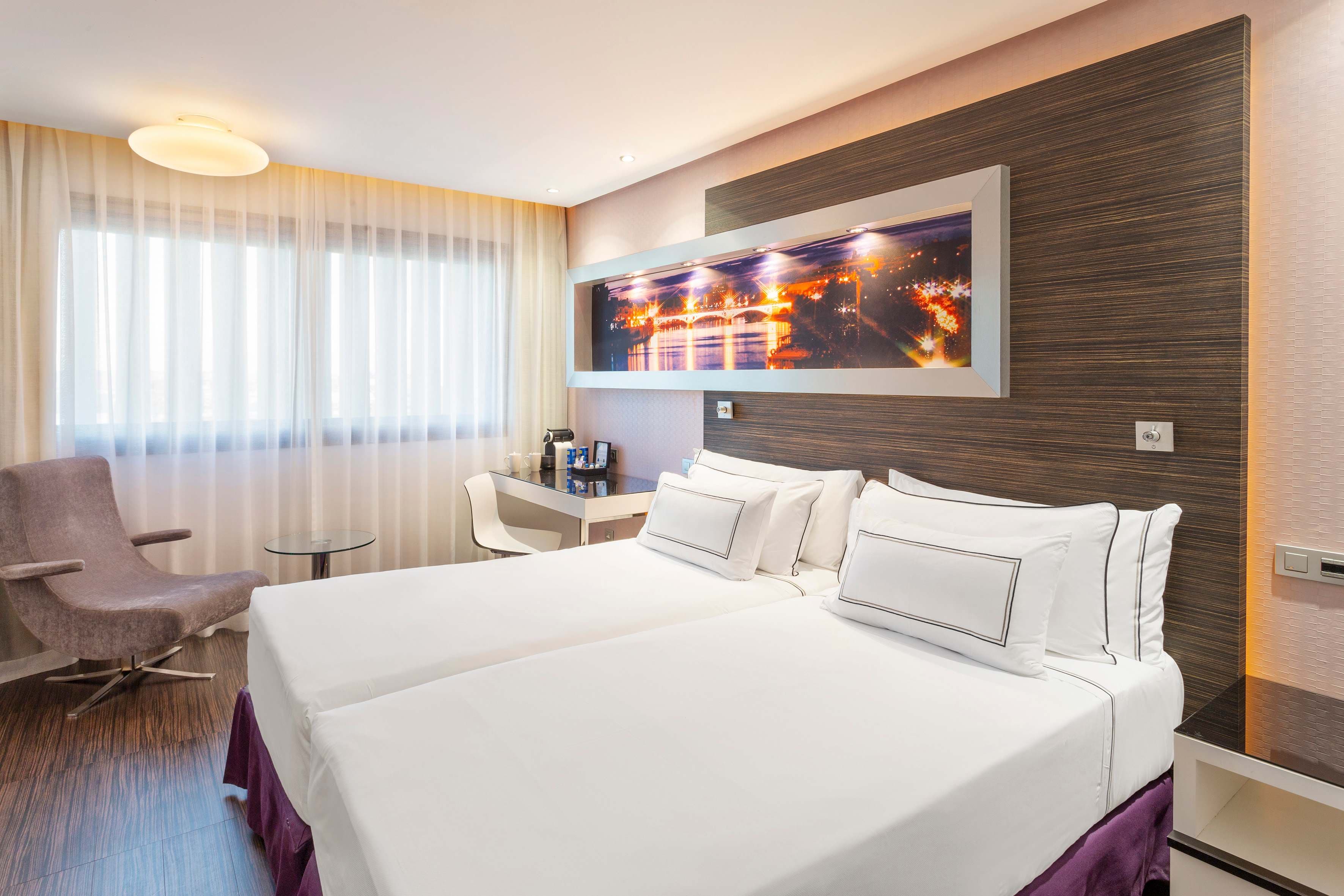 Hotel Meliá Lebreros Ansicht 5