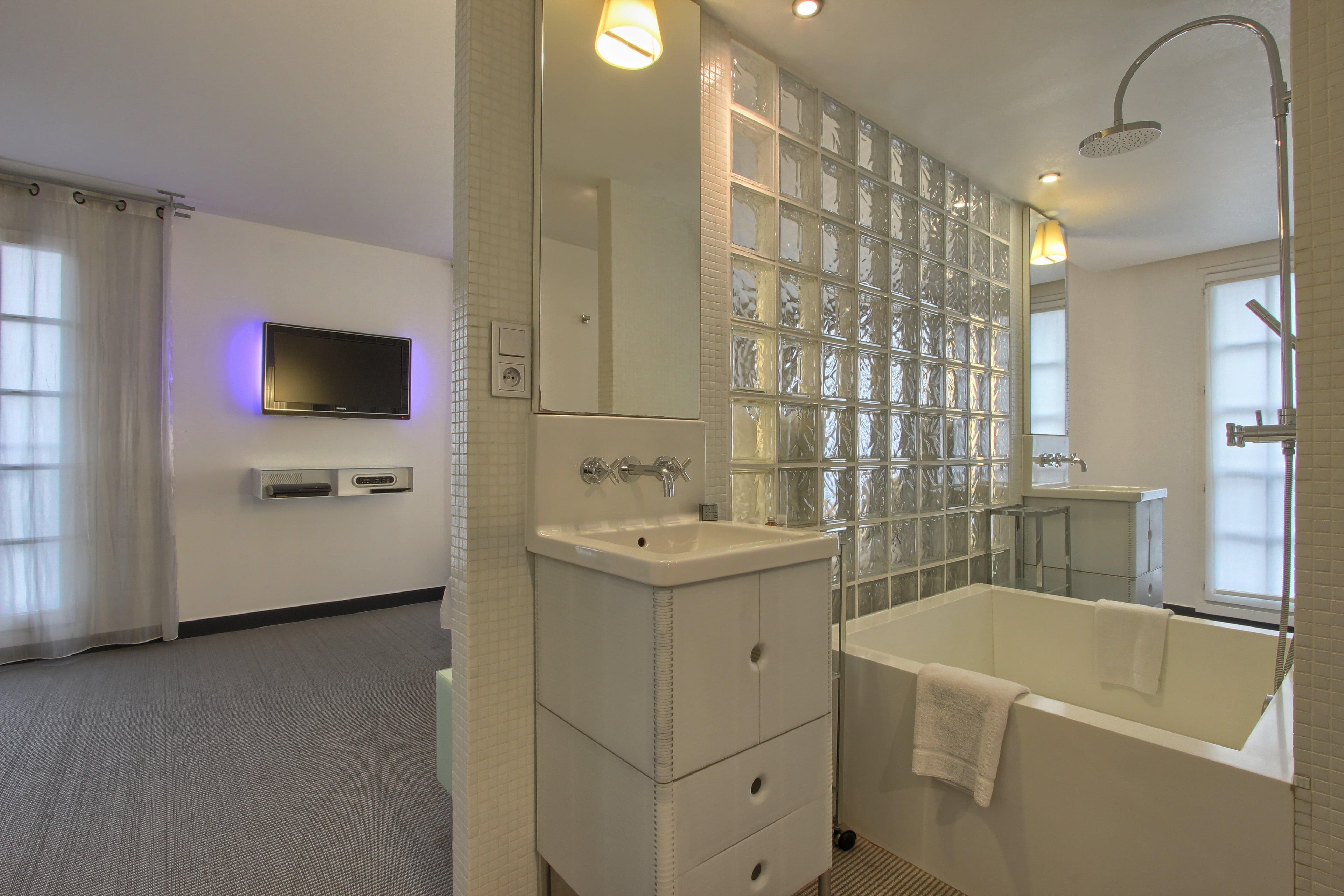Kube Hotel Ansicht 2