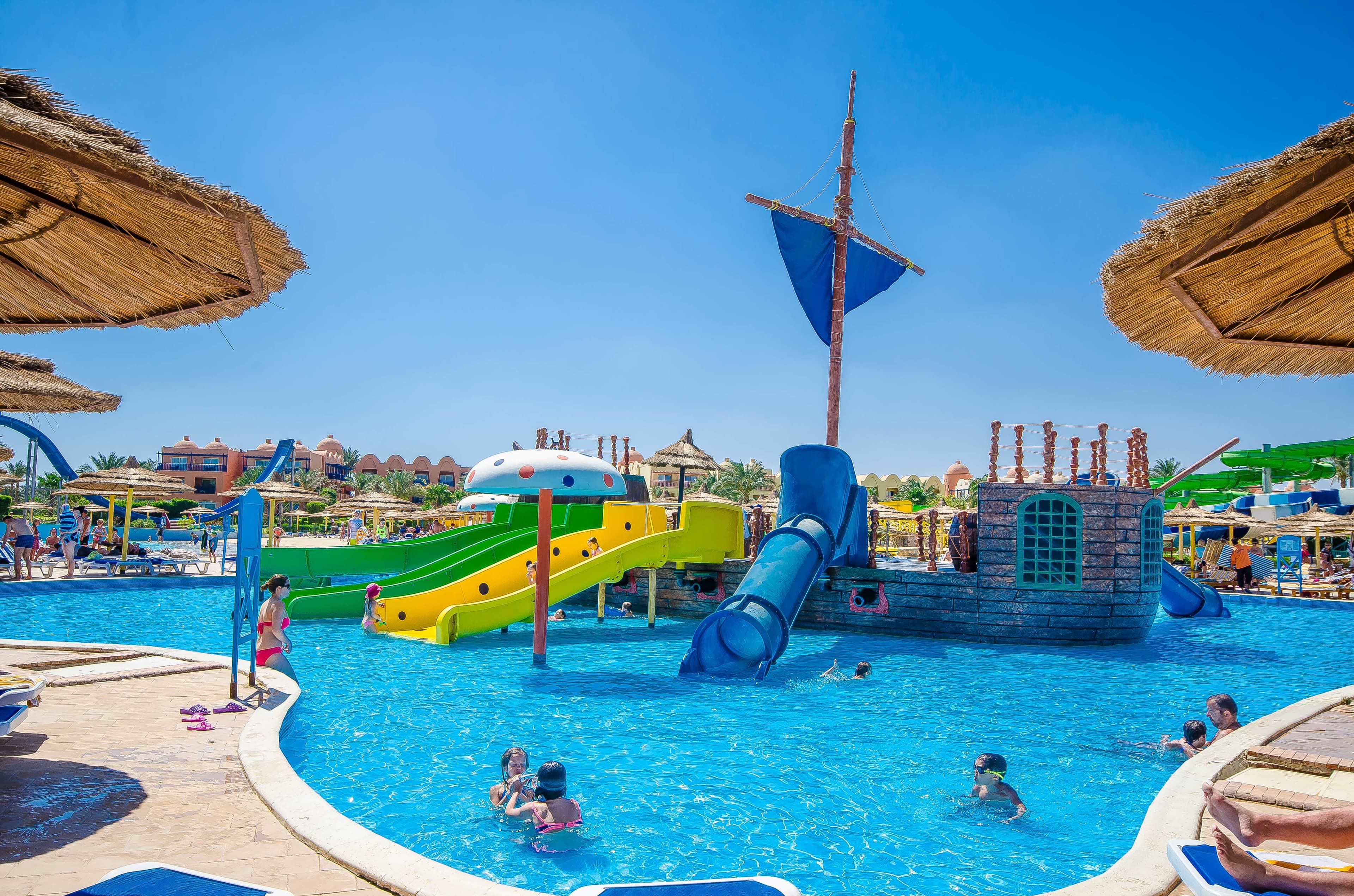 Titanic Beach Spa & Aqua Park Ansicht 8