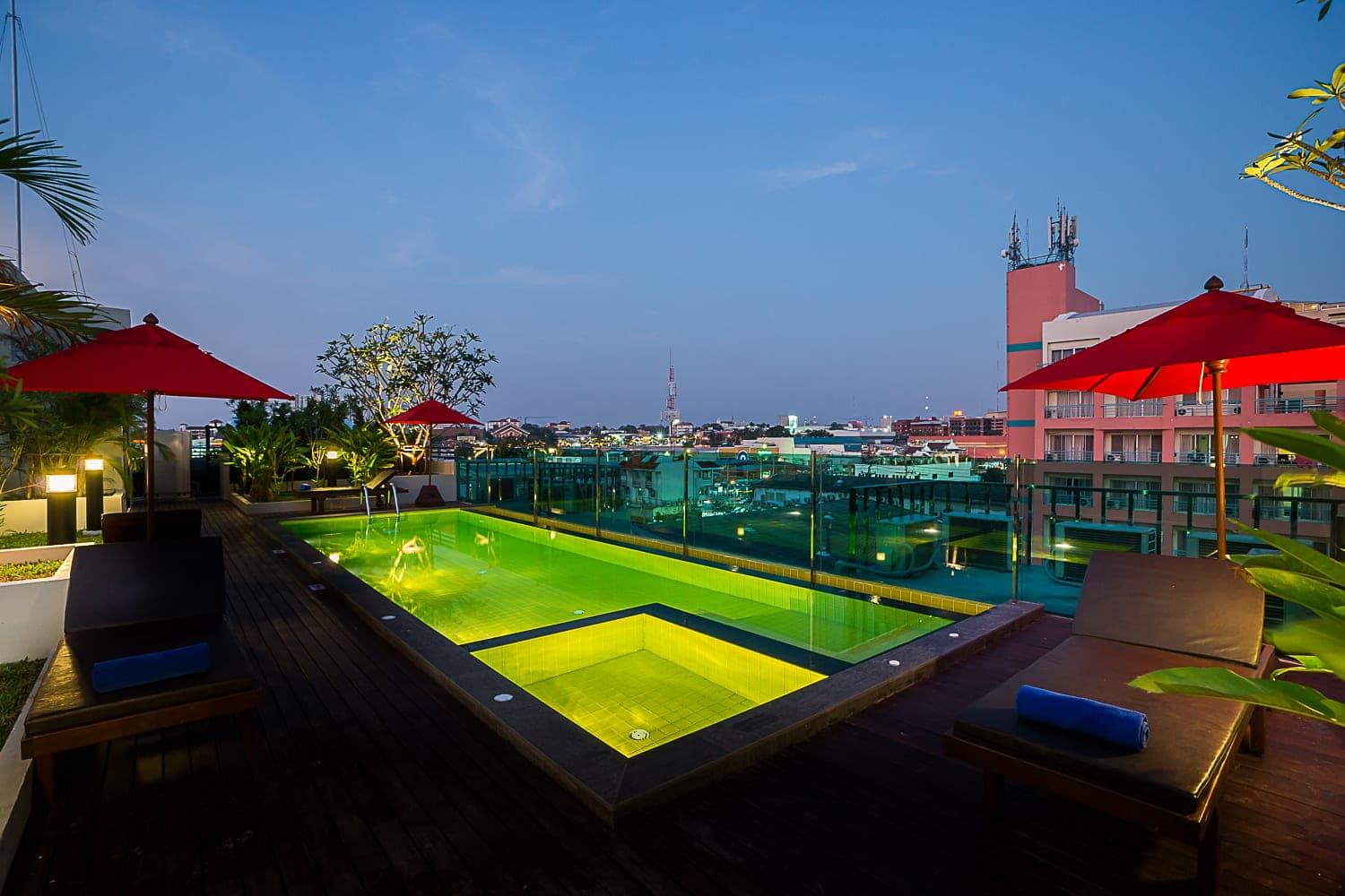 Sunshine Hip Hotel