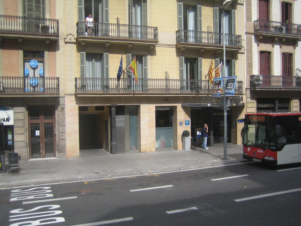 H10 Universitat Ansicht 3