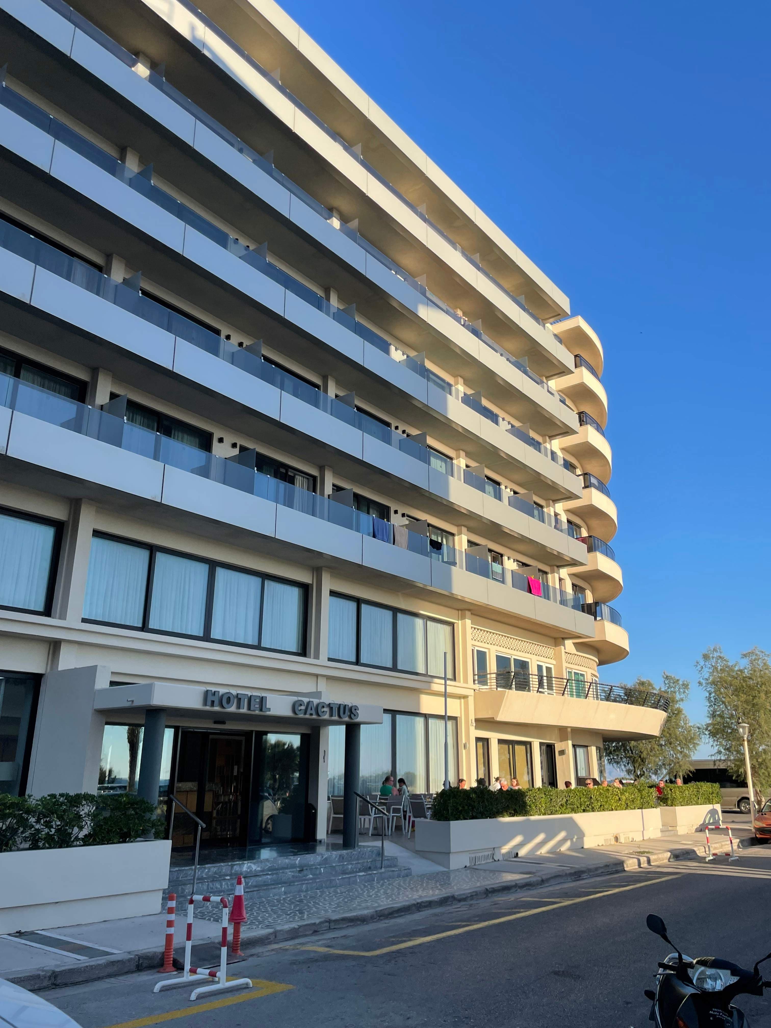 Cactus Hotel Ansicht 2
