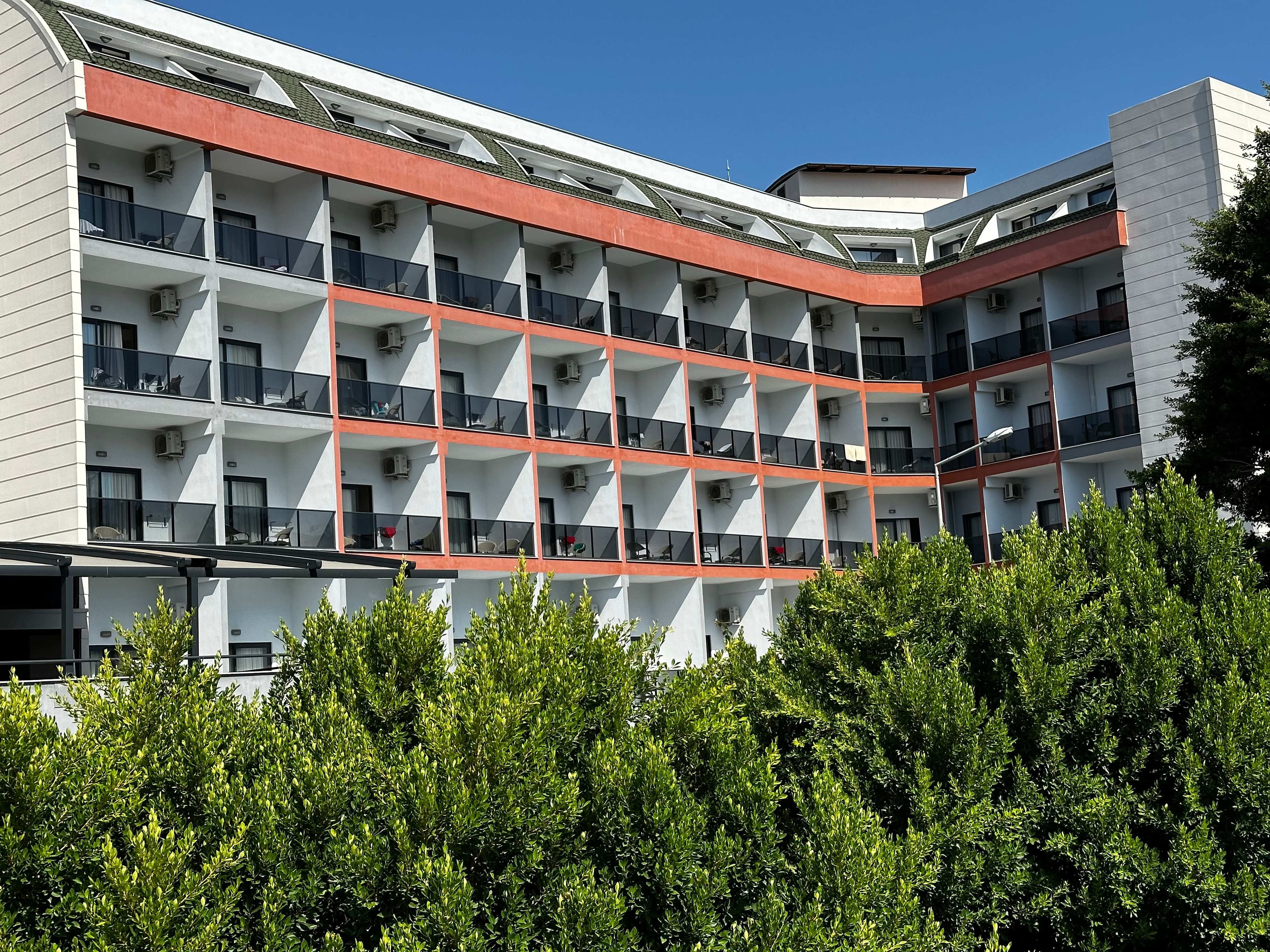 Side Golden Rock Hotel Ansicht 2