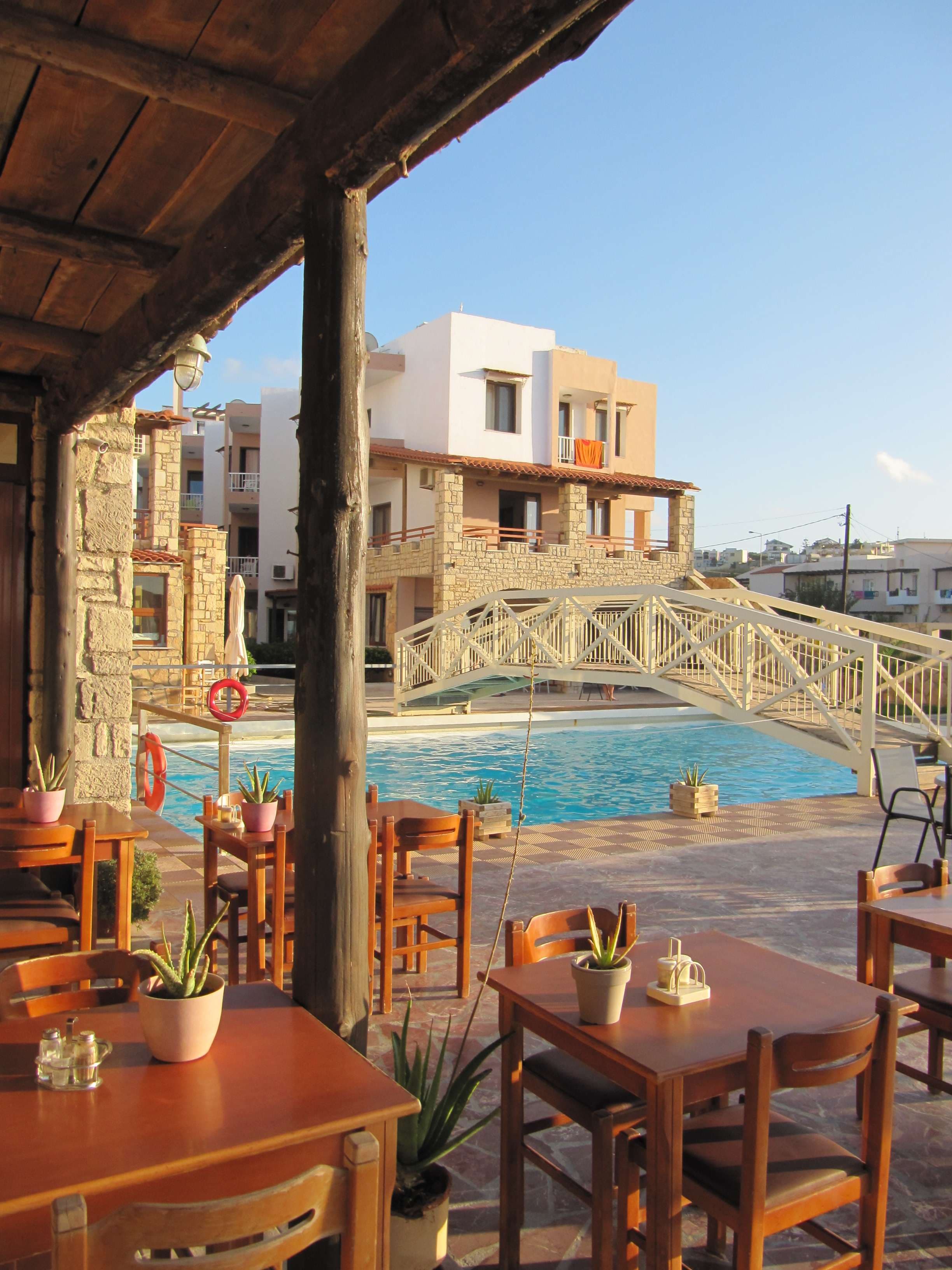Ekavi Hotel Ansicht 3