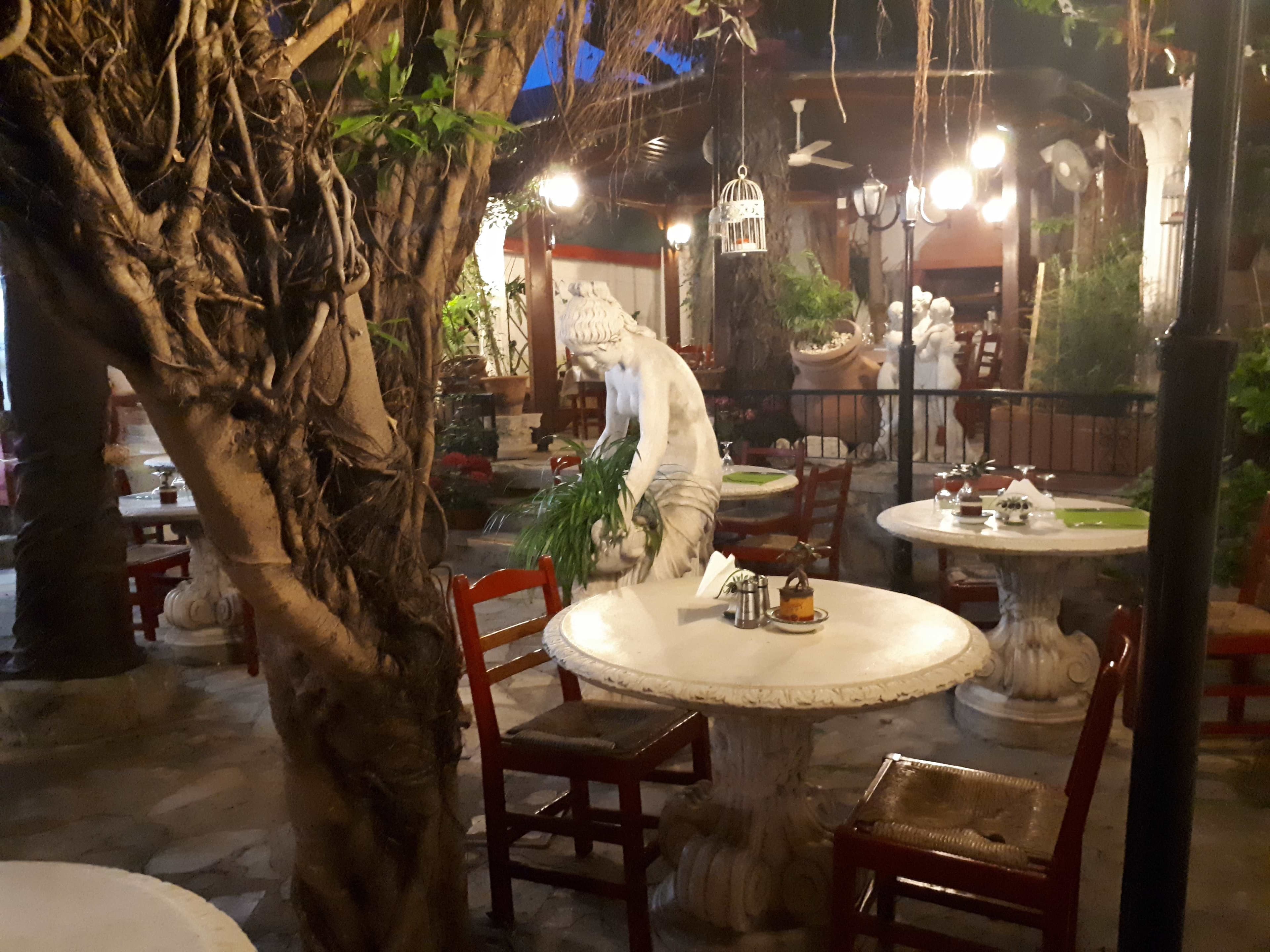 Hotel Kiniras Ansicht 3