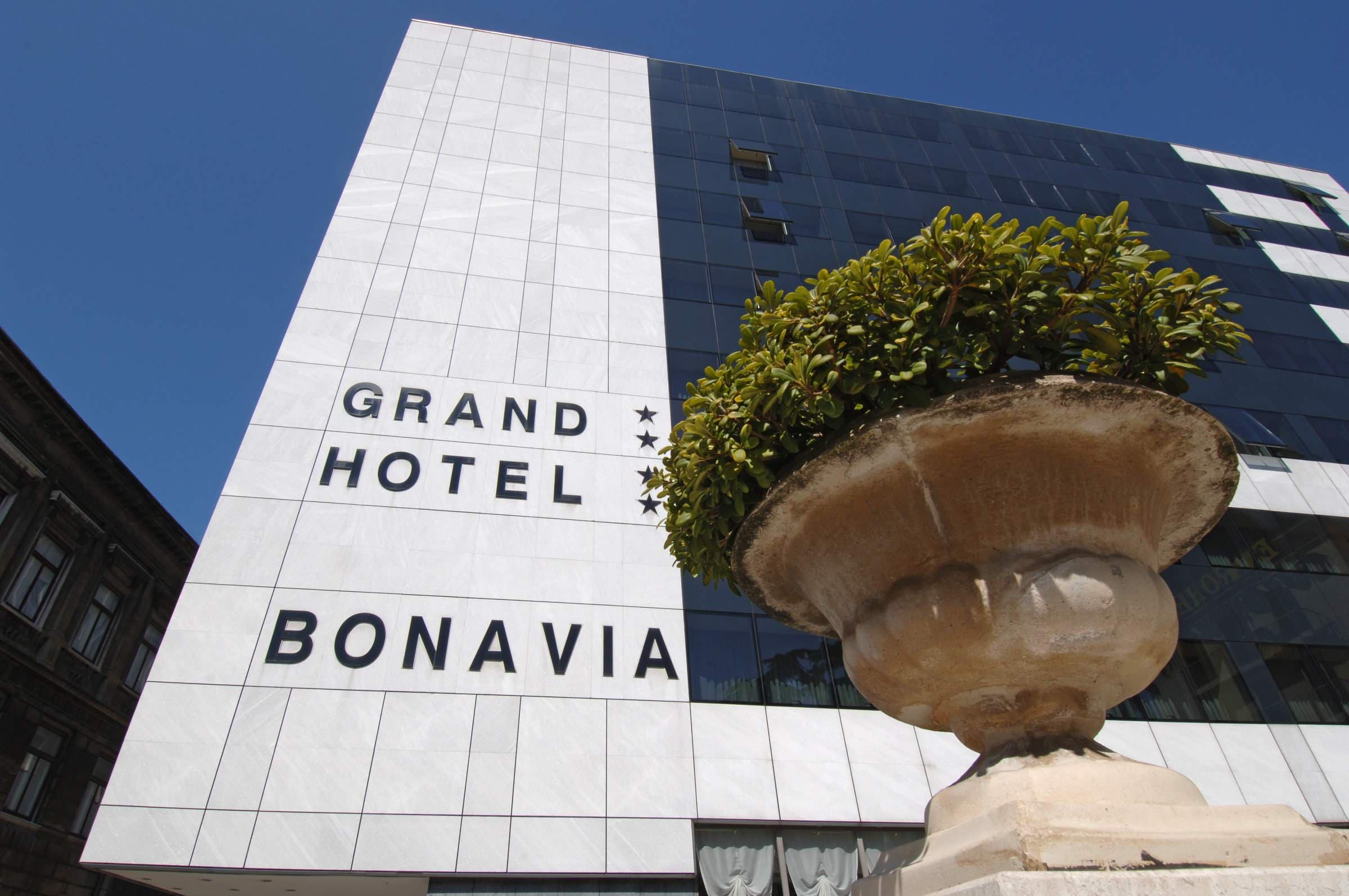 Grand Hotel Bonavia Ansicht 3