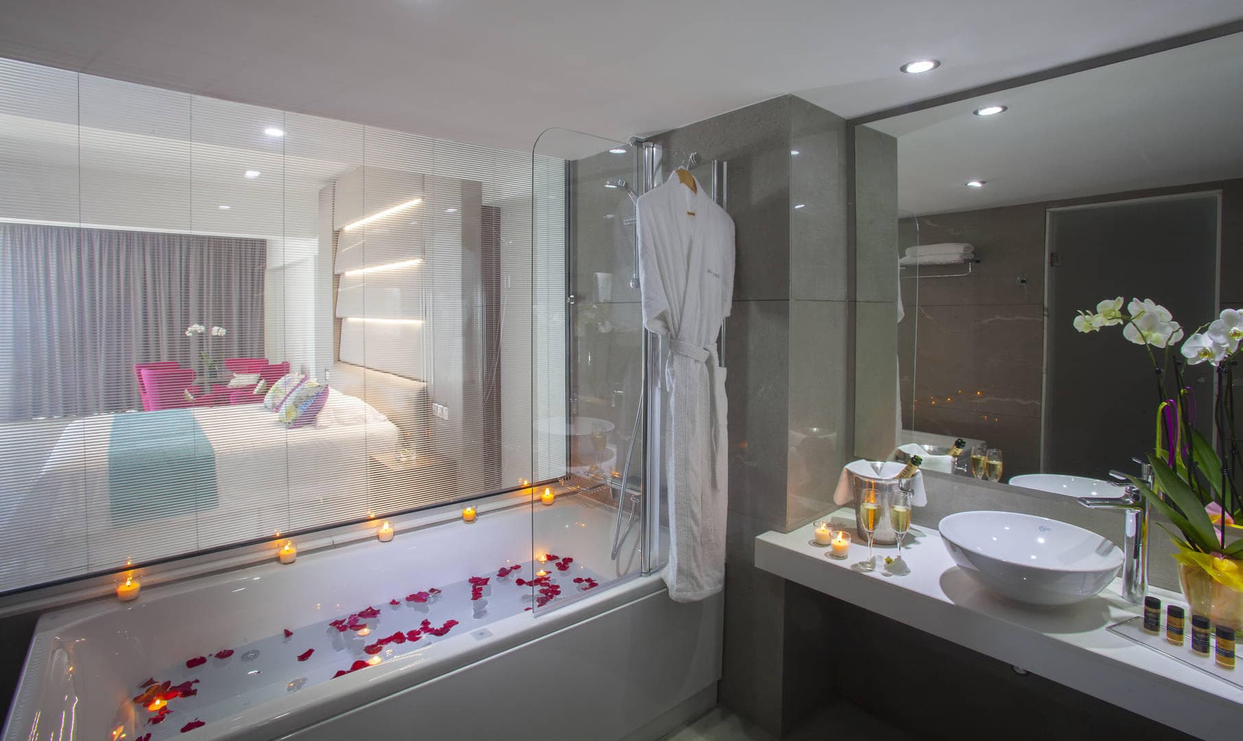 King Evelthon Beach Hotel & Resort Ansicht 6