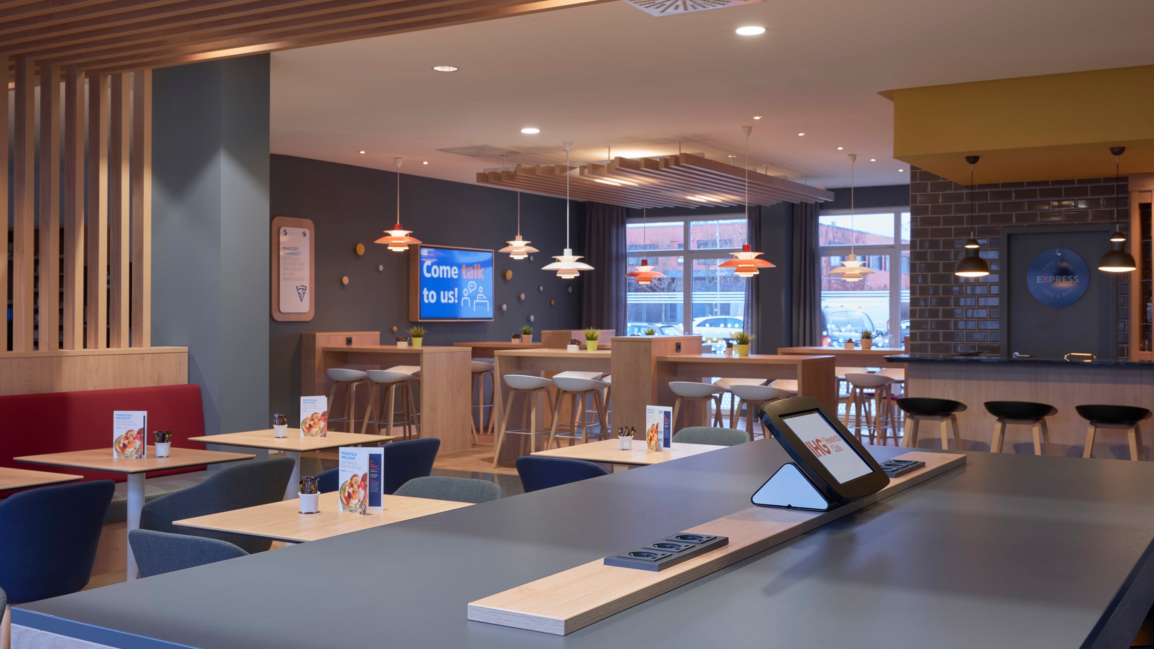 Holiday Inn Express Frankfurt - Messe Ansicht 9