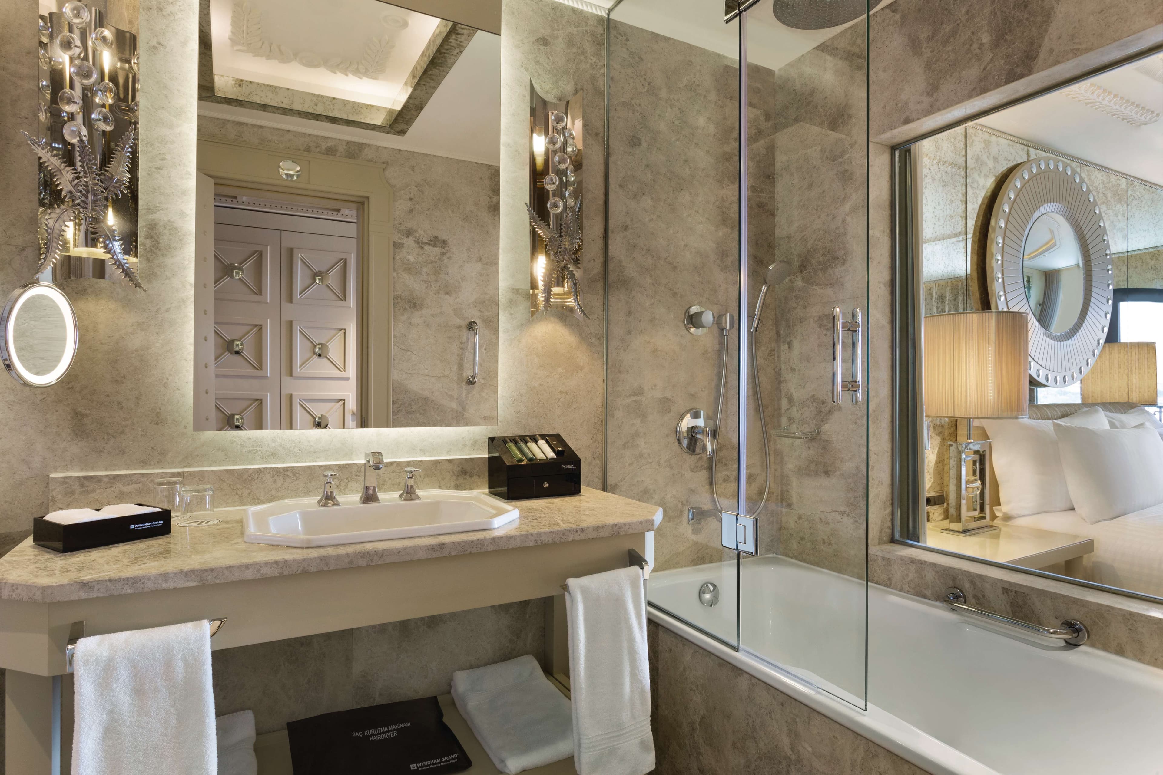 Wyndham Grand Istanbul Kalamis Marina Hotel Ansicht 5