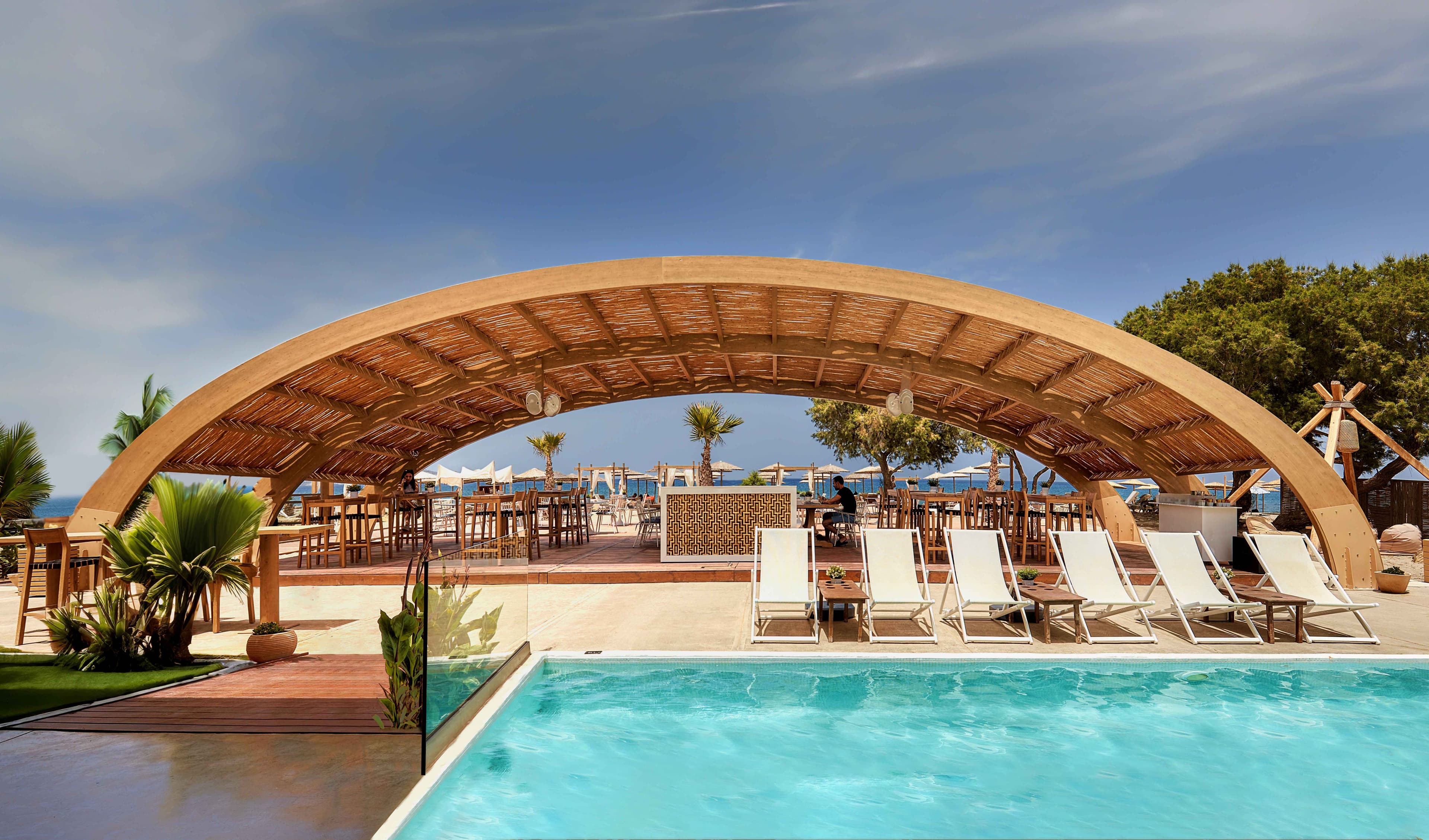 Enorme Teatro Beach Resort