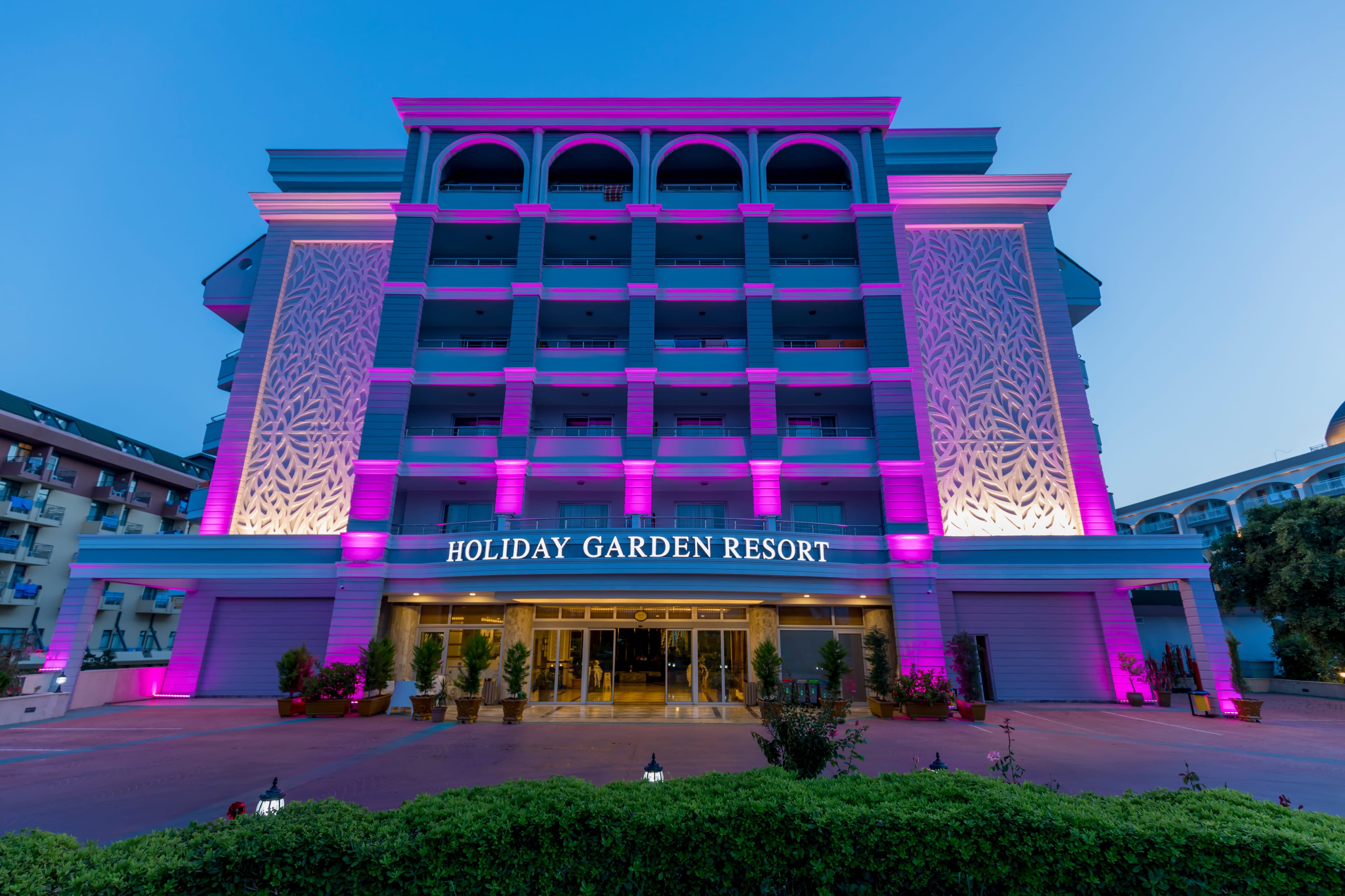 Hotel Holiday Garden Resort
