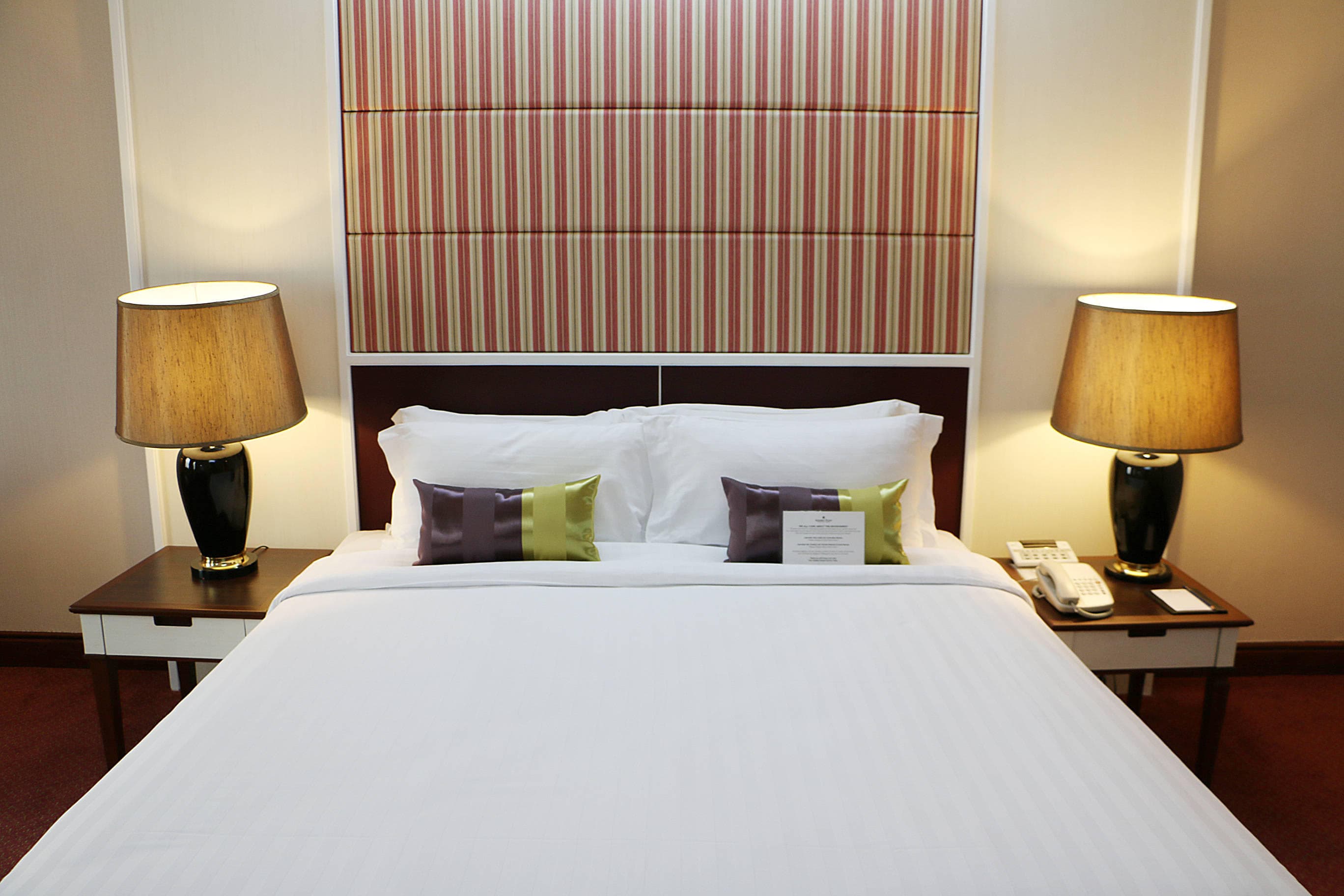 Golden Tulip Sovereign Hotel Ansicht 9