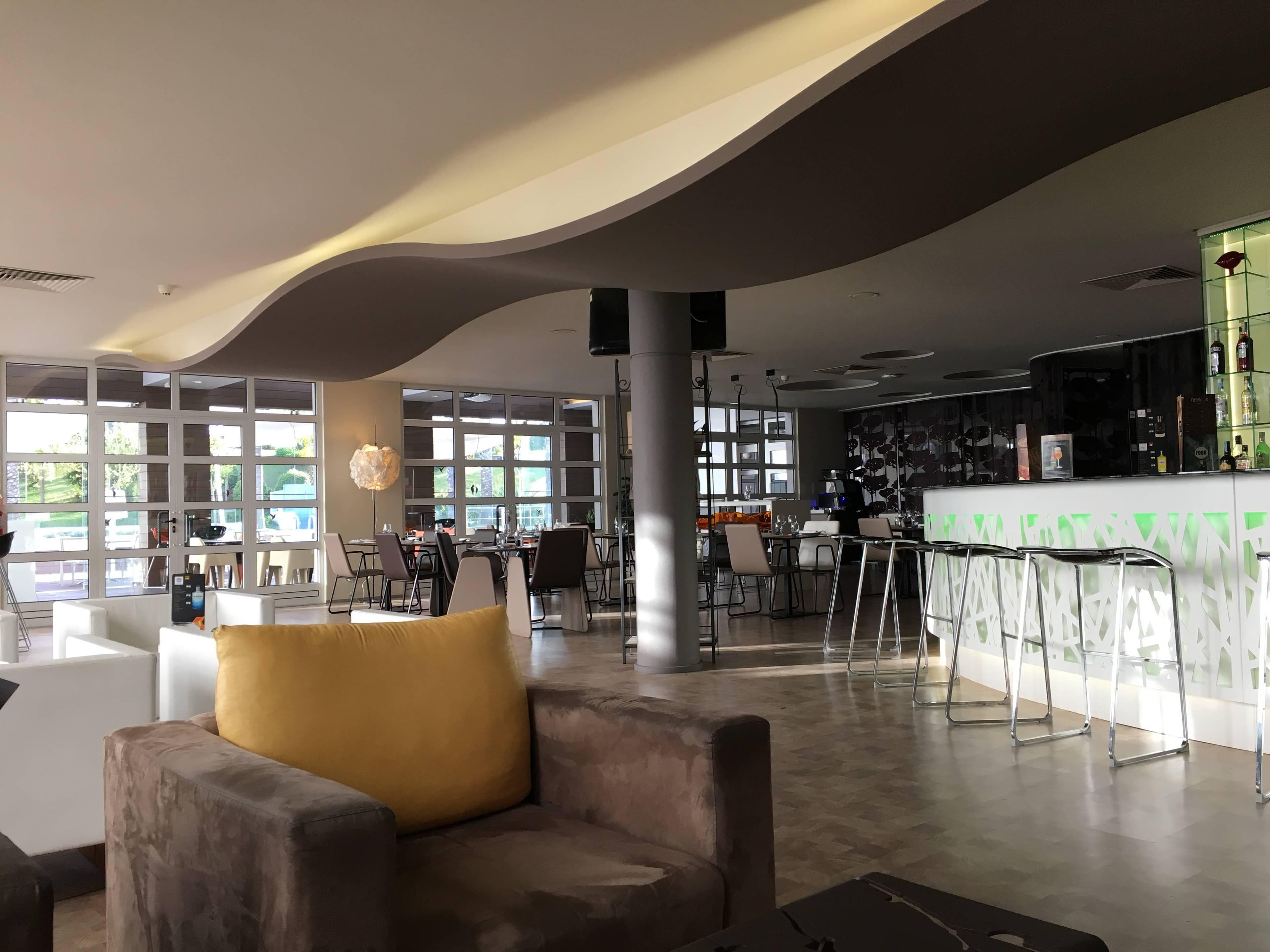 Hotel Novotel Setubal Ansicht 9