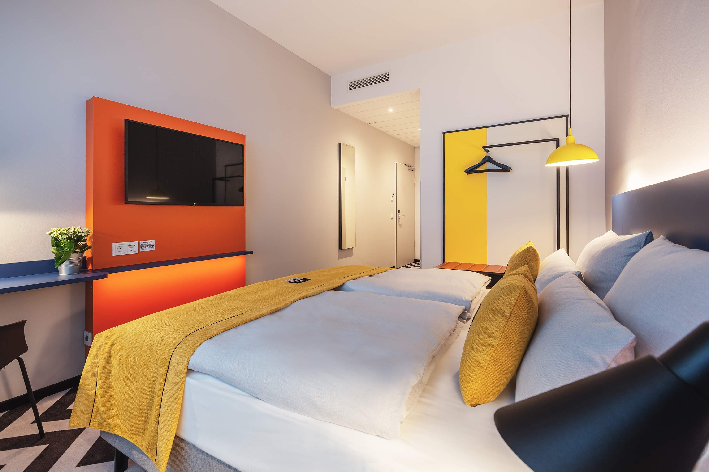 Holiday Inn - the niu, Form Stuttgart Feuerbach Ansicht 4