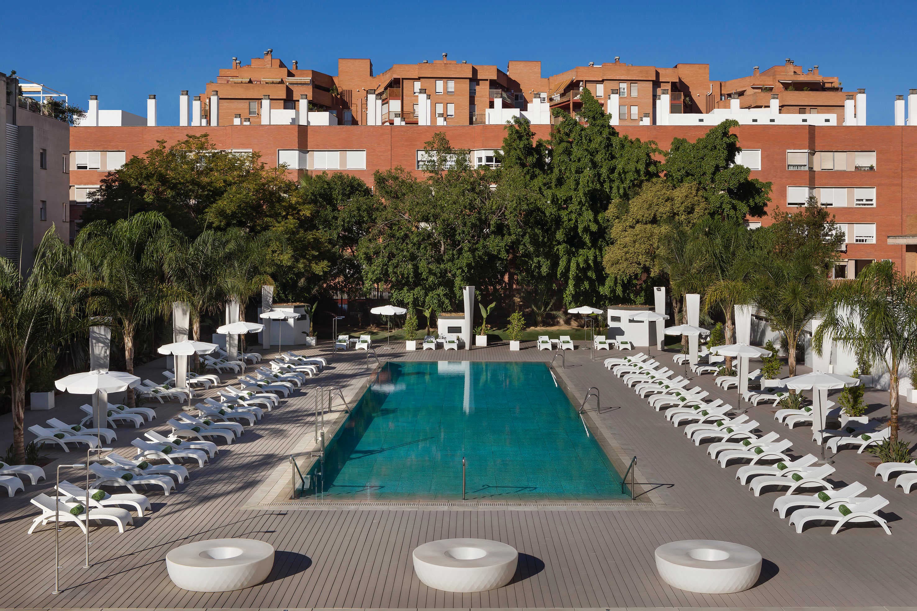 Hotel Meliá Lebreros Ansicht 3