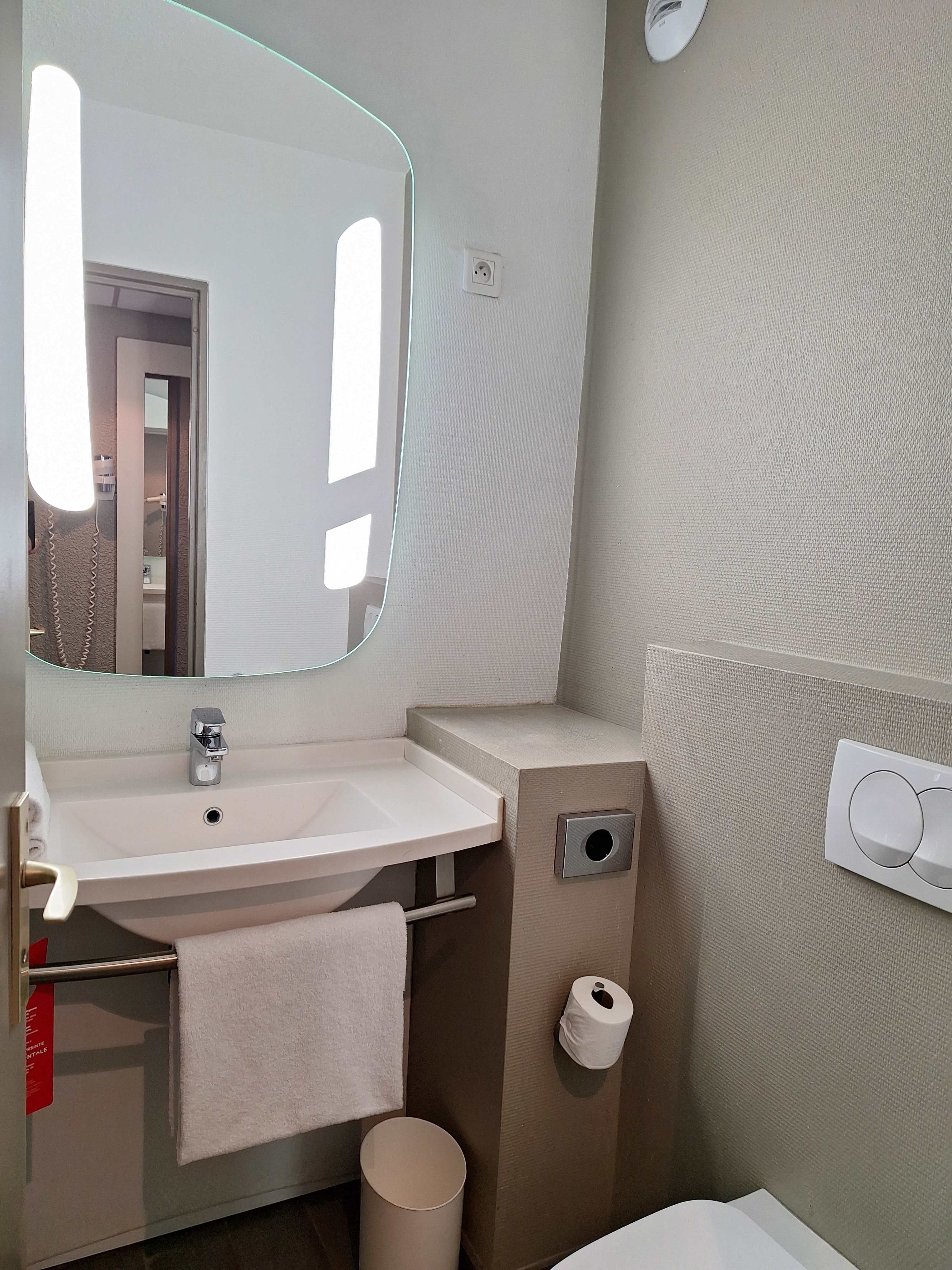 Hotel Ibis Cannes Plage La Bocca Ansicht 3