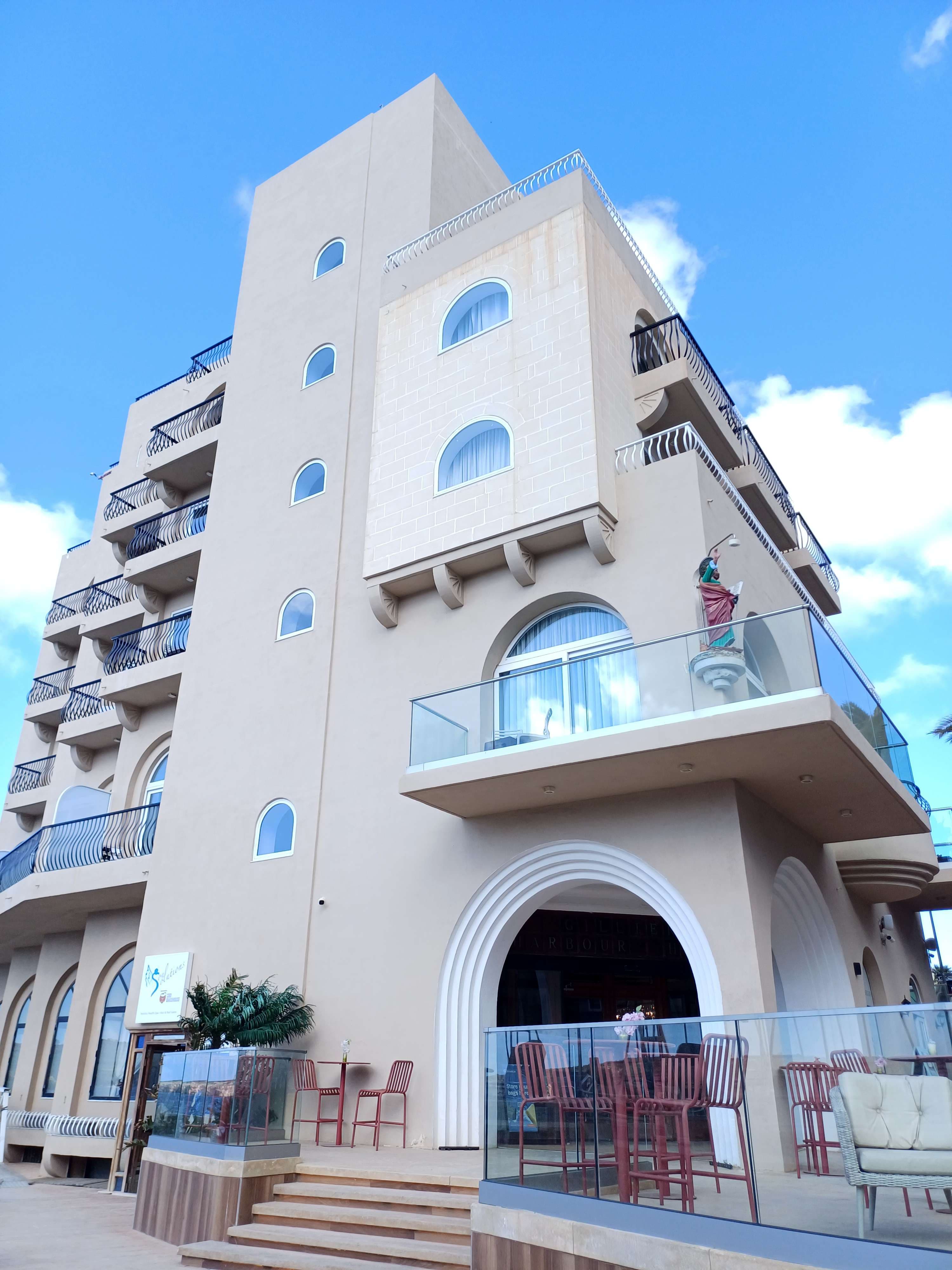 Gillieru Harbour Hotel Ansicht 2