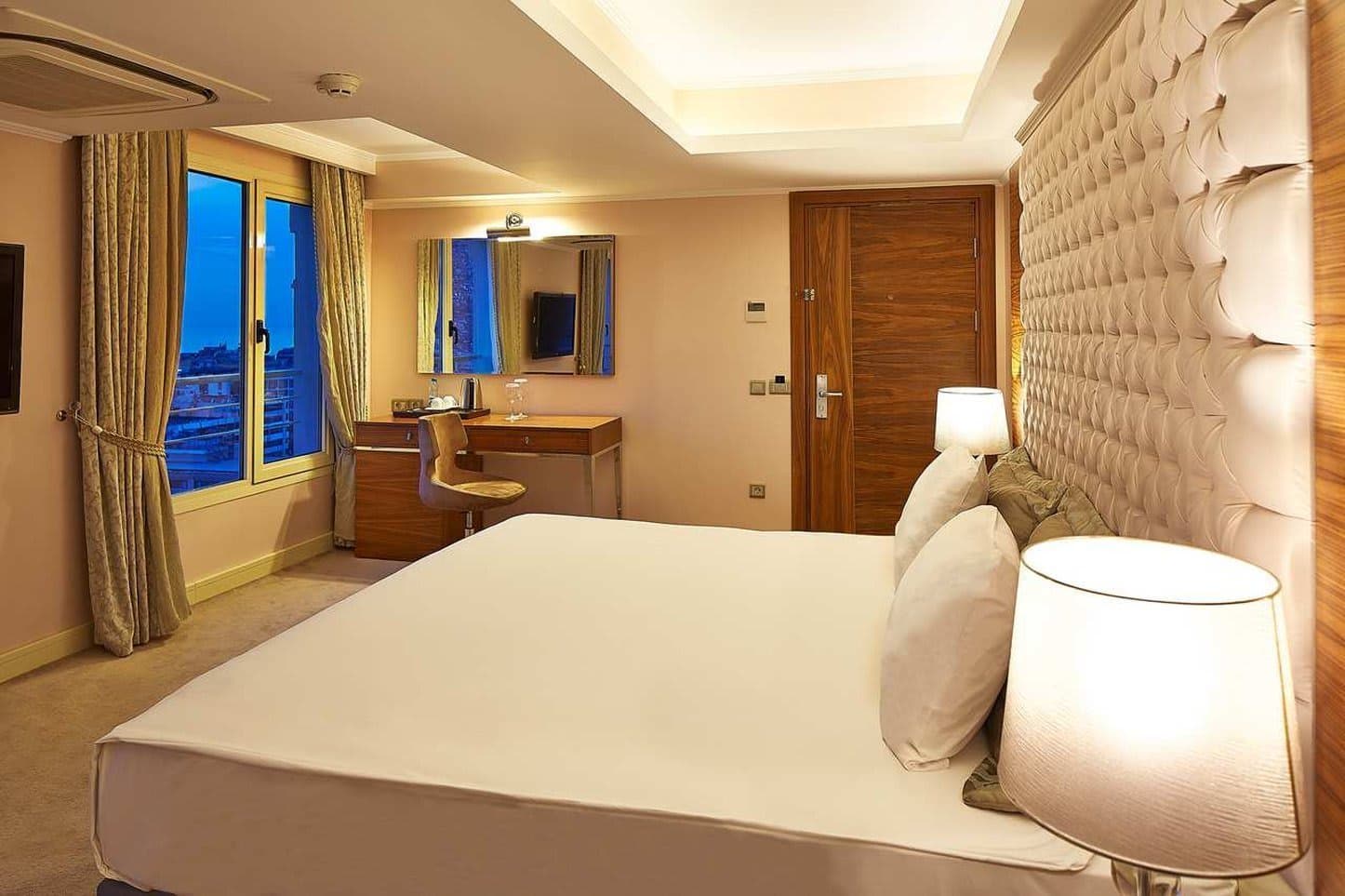 DoubleTree by Hilton Izmir - Alsancak Ansicht 5