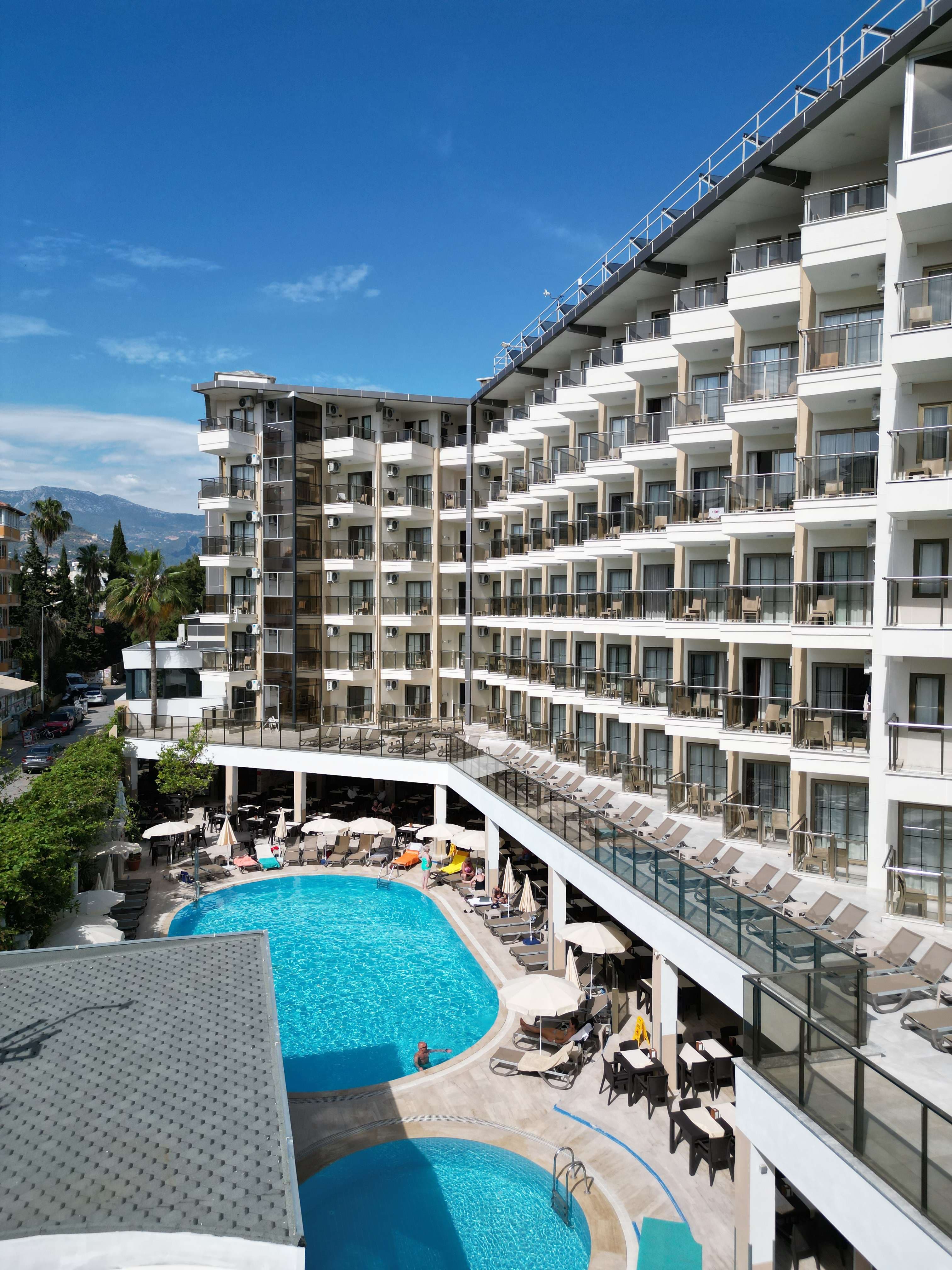 Monte Carlo Hotel