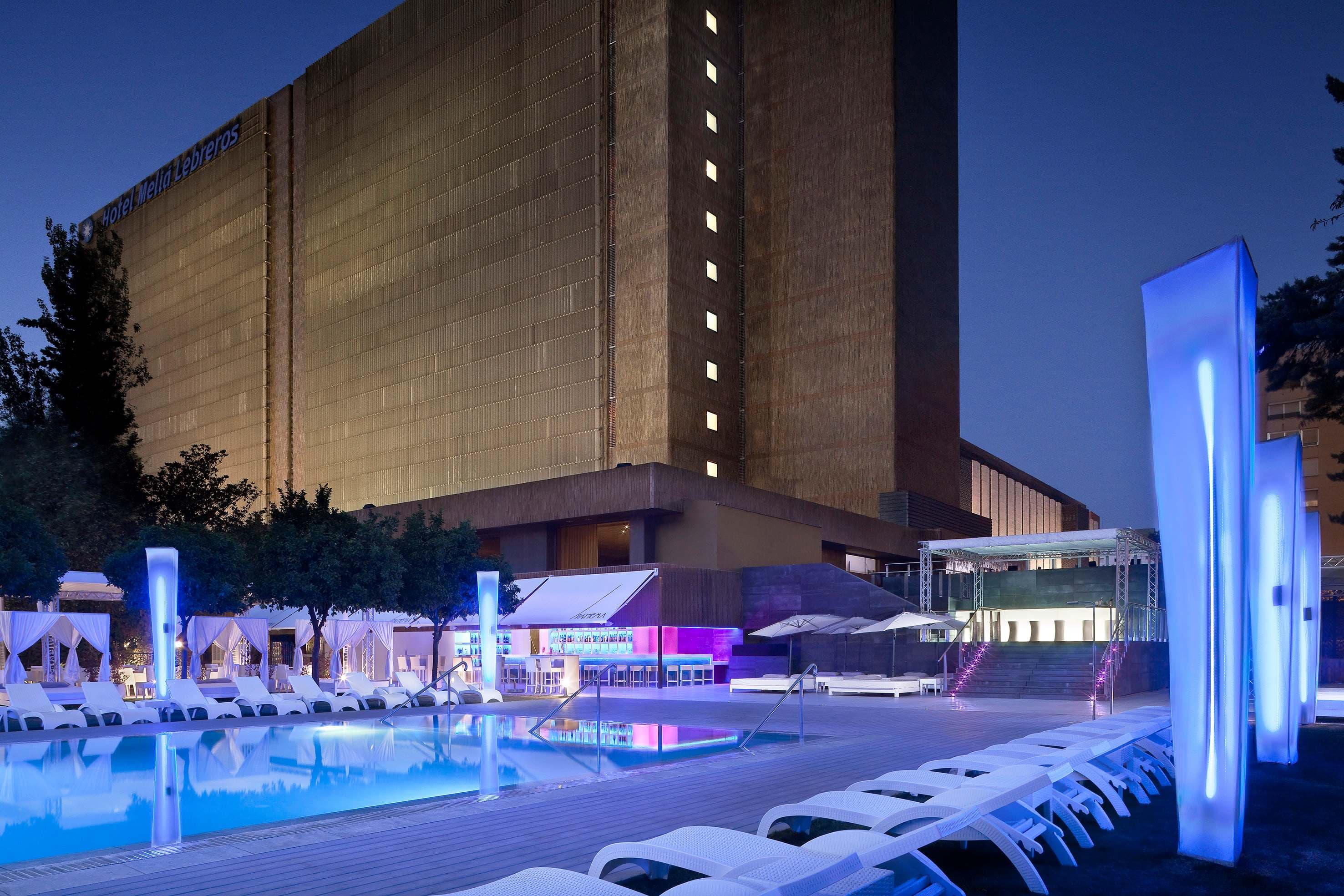Hotel Meliá Lebreros Ansicht 2