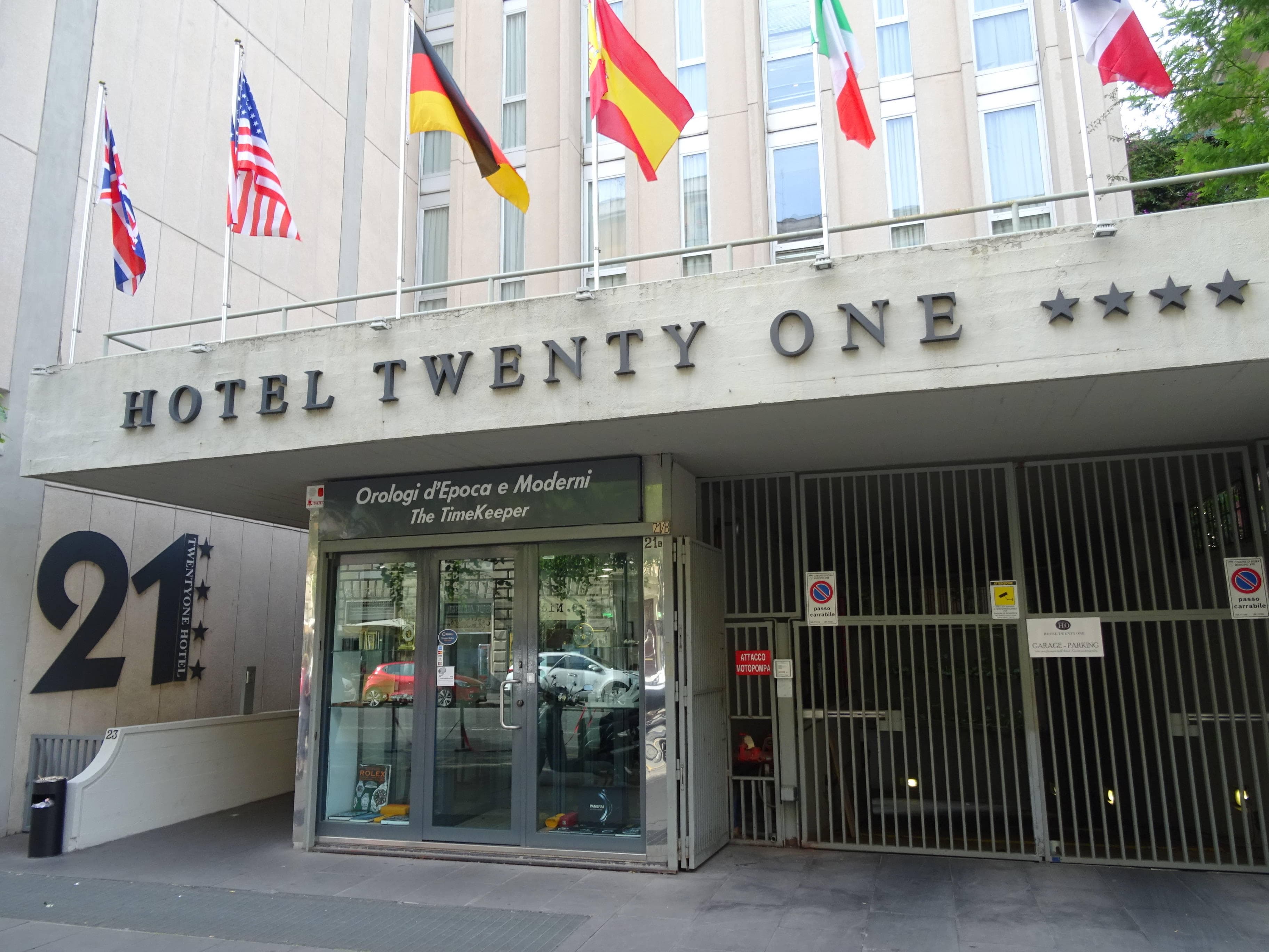 Twentyone Hotel