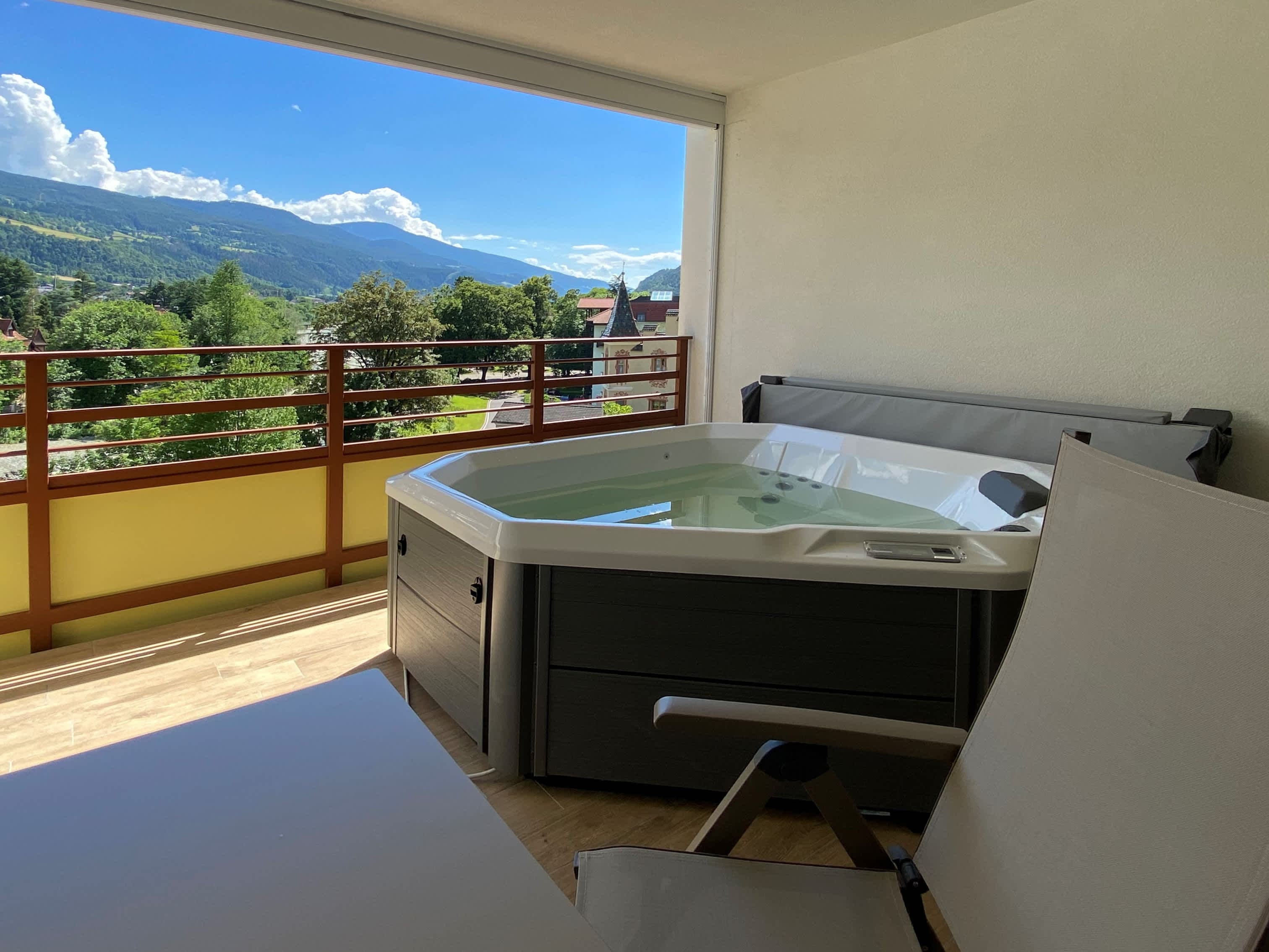 Dominik Alpine City Wellness Hotel Ansicht 4
