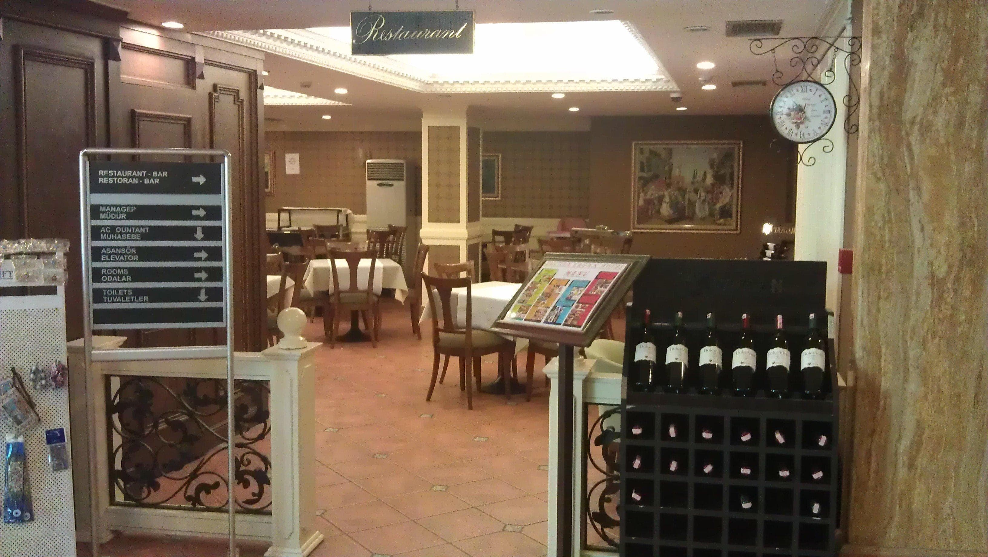 Golden Crown Hotel Ansicht 7