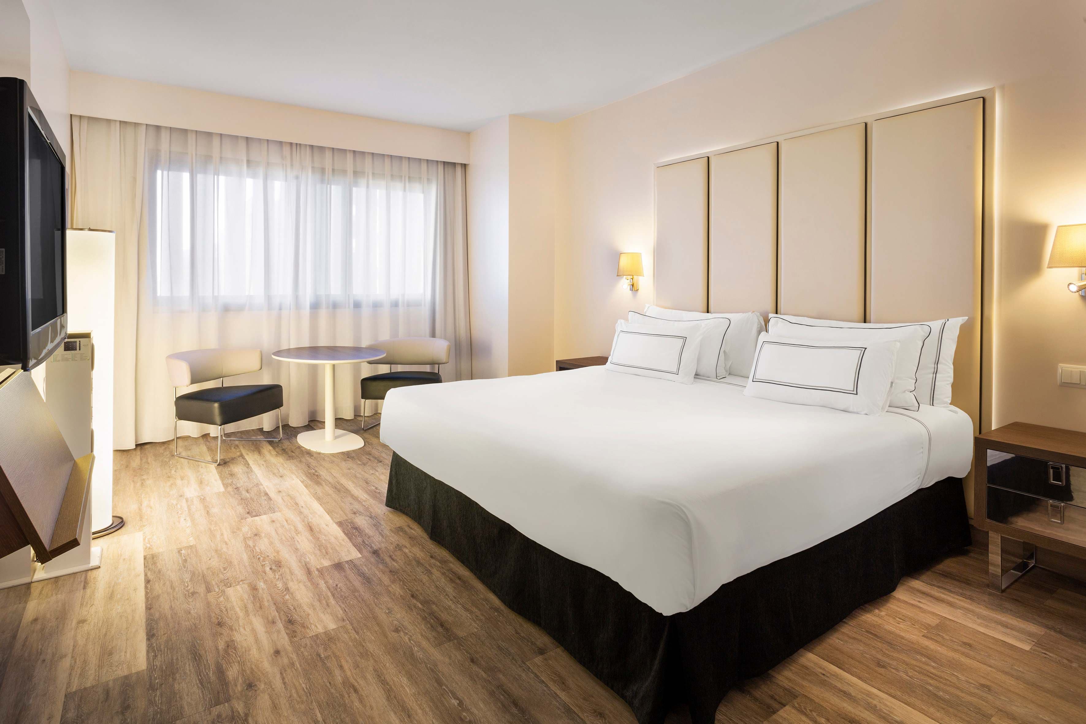 Hotel Meliá Lebreros Ansicht 4