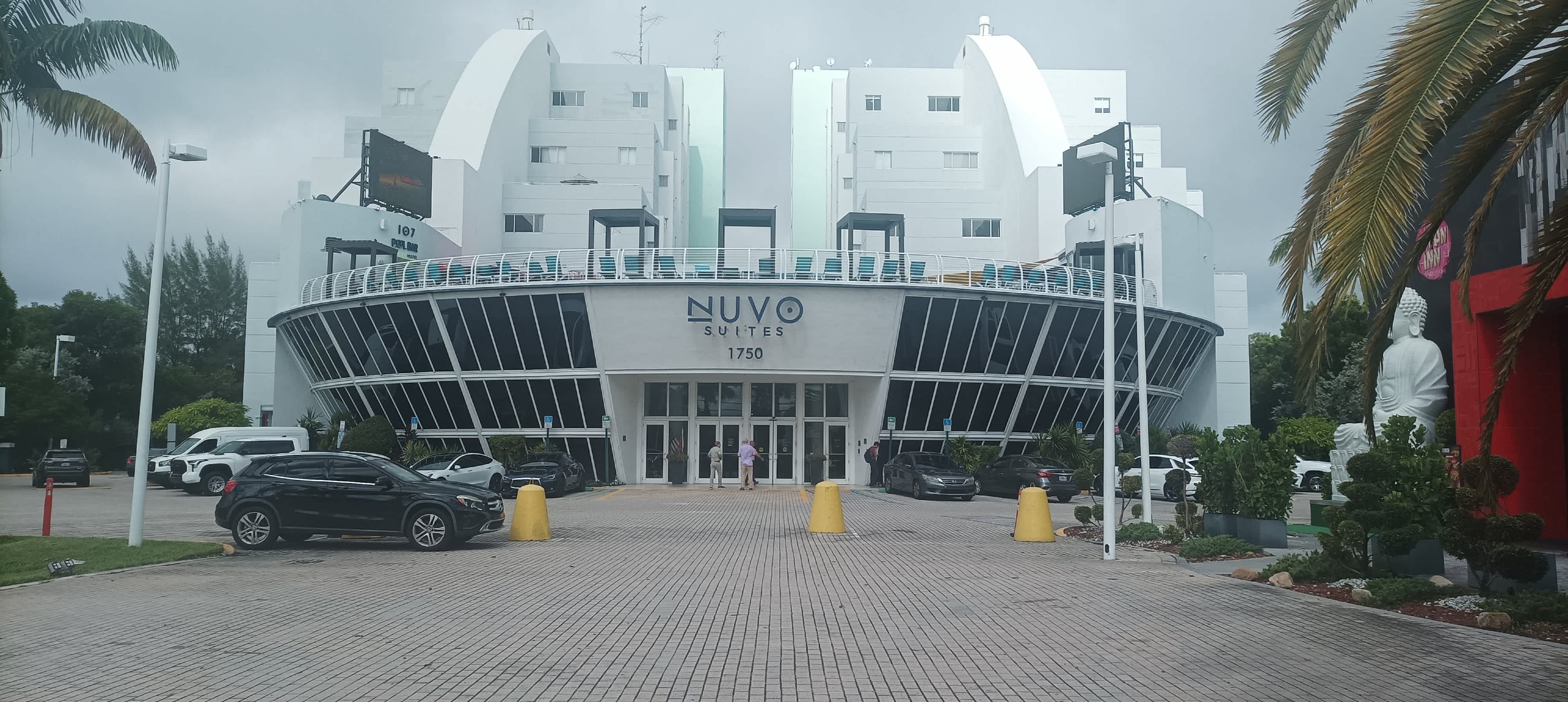 Nuvo Suites Hotel Ansicht 2