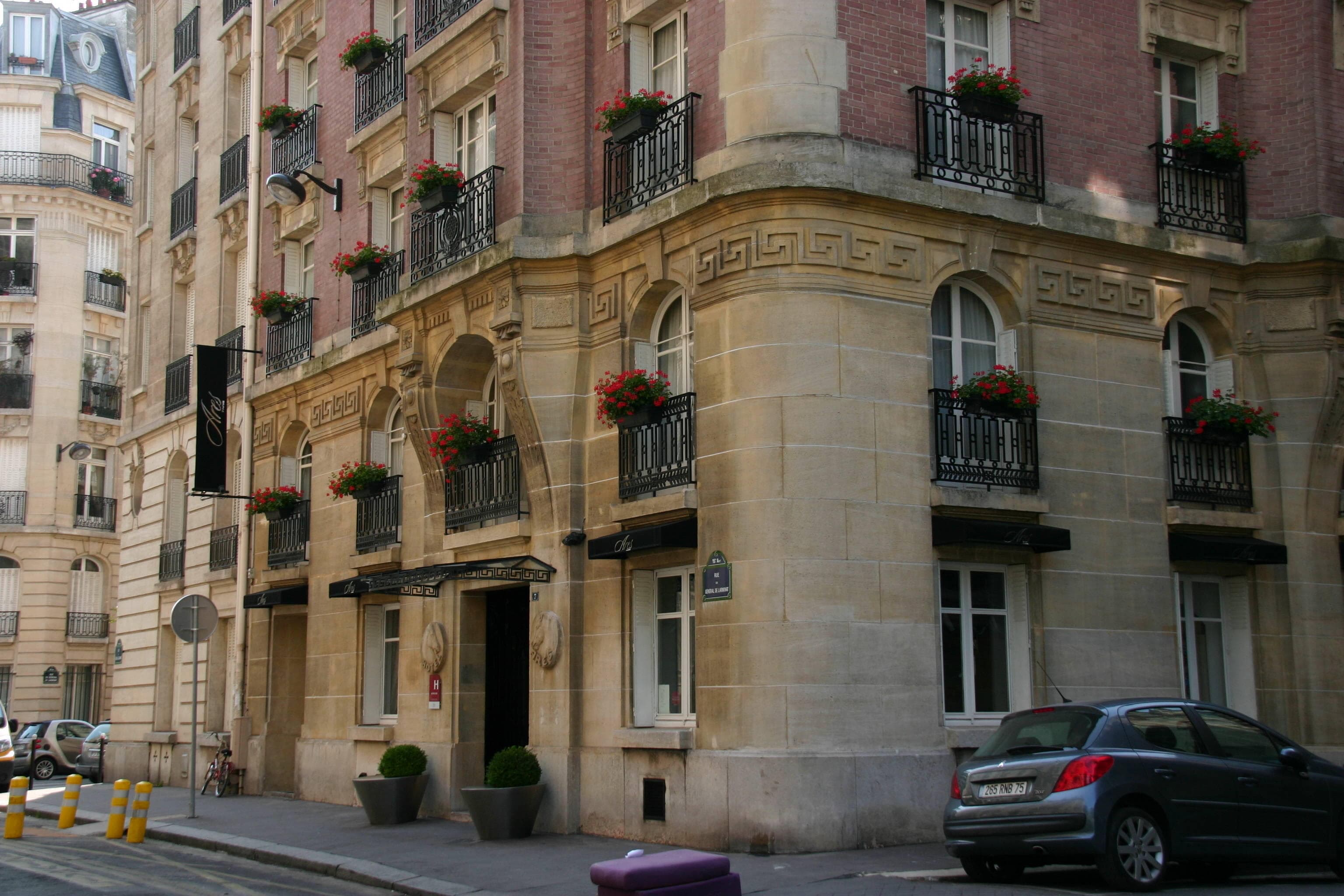 Hotel Ares Eiffel Ansicht 2