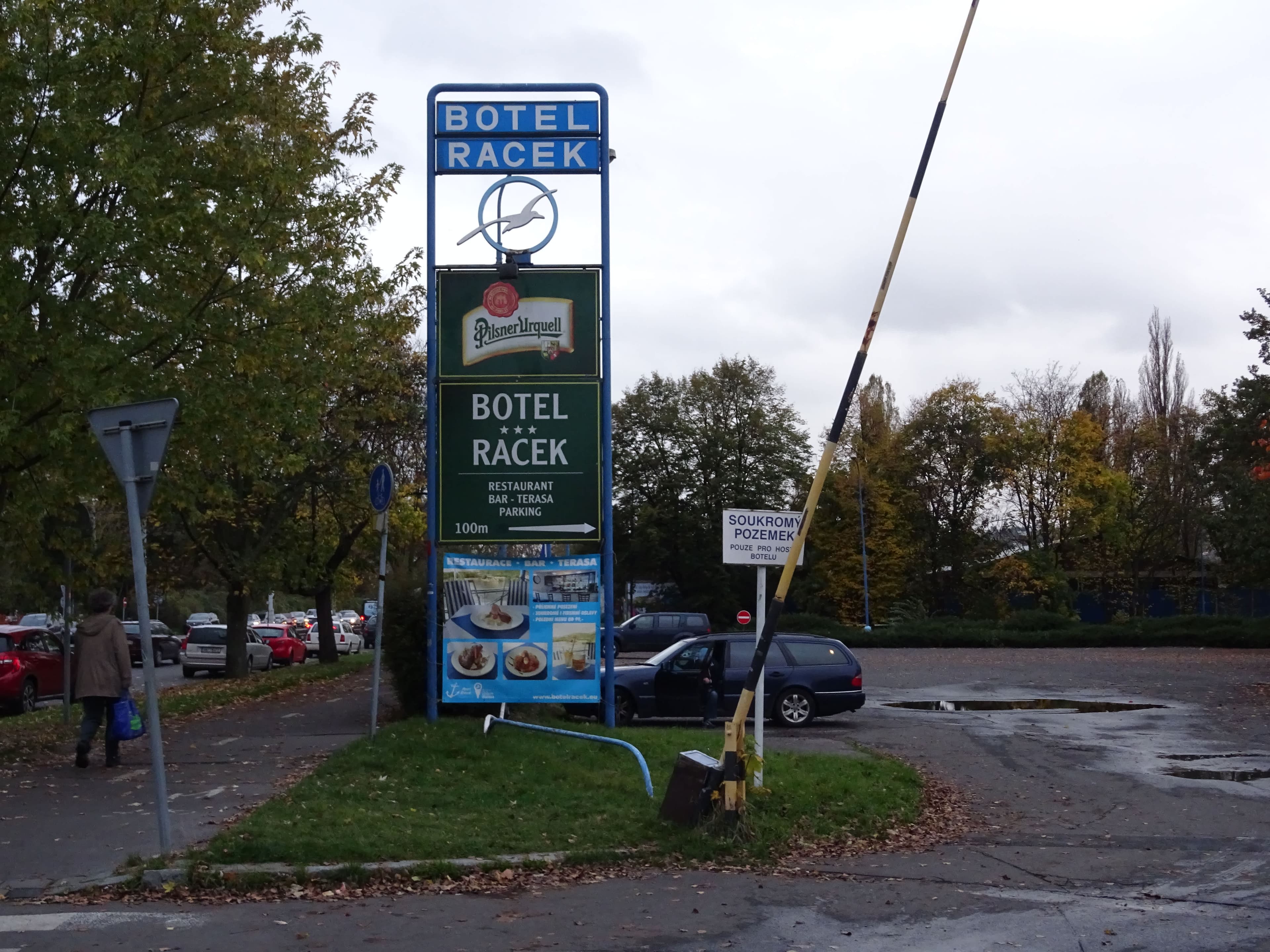 Botel Racek